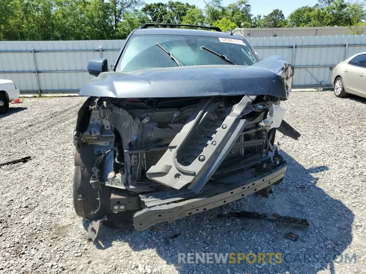 5 Photograph of a damaged car 1GNSCEKD0MR402865 CHEVROLET SUBURBAN 2021