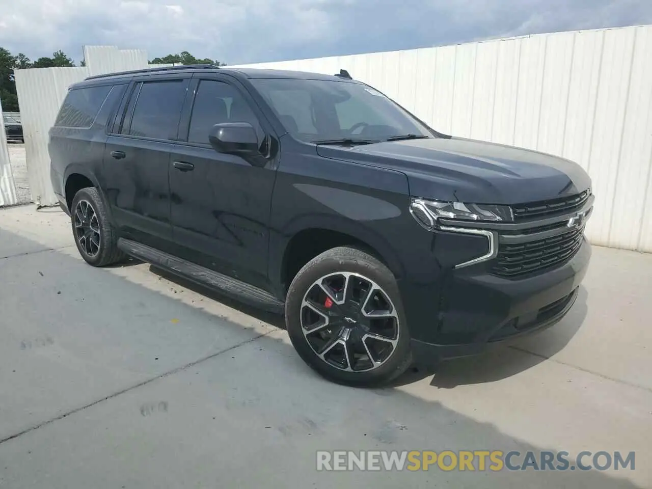 4 Фотография поврежденного автомобиля 1GNSCEKD4MR402125 CHEVROLET SUBURBAN 2021