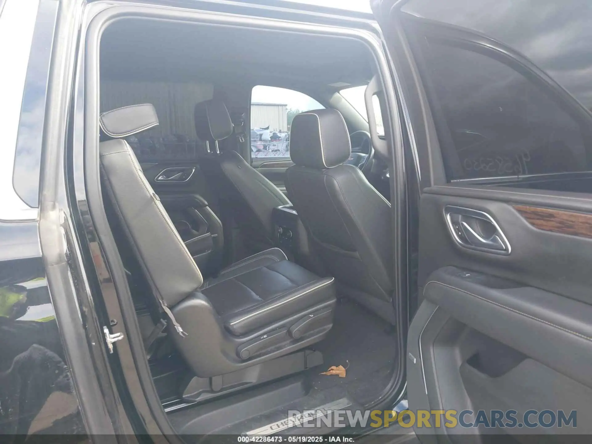 8 Photograph of a damaged car 1GNSCFKD4MR307179 CHEVROLET SUBURBAN 2021
