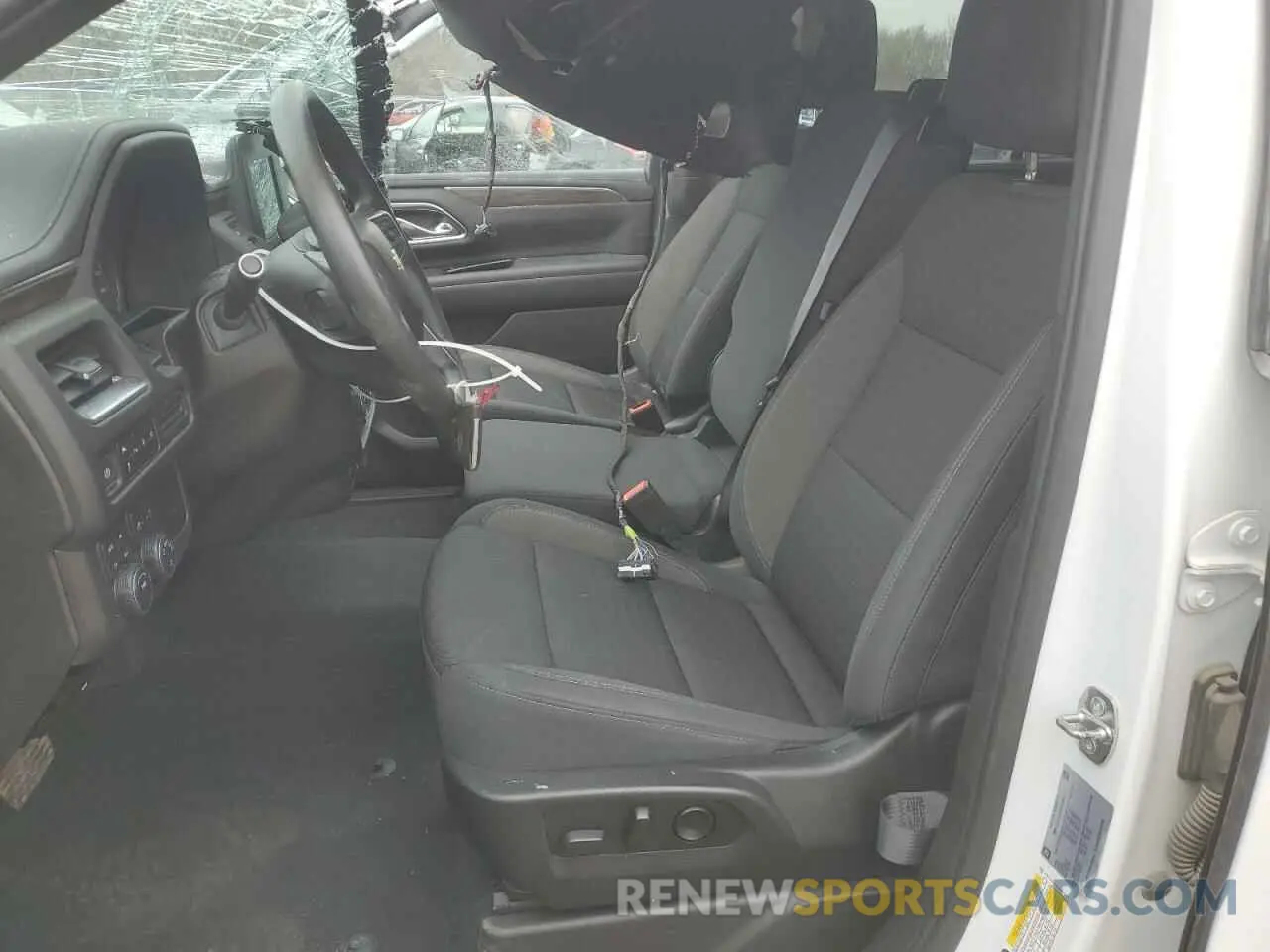 7 Photograph of a damaged car 1GNSKAED8MR304013 CHEVROLET SUBURBAN 2021