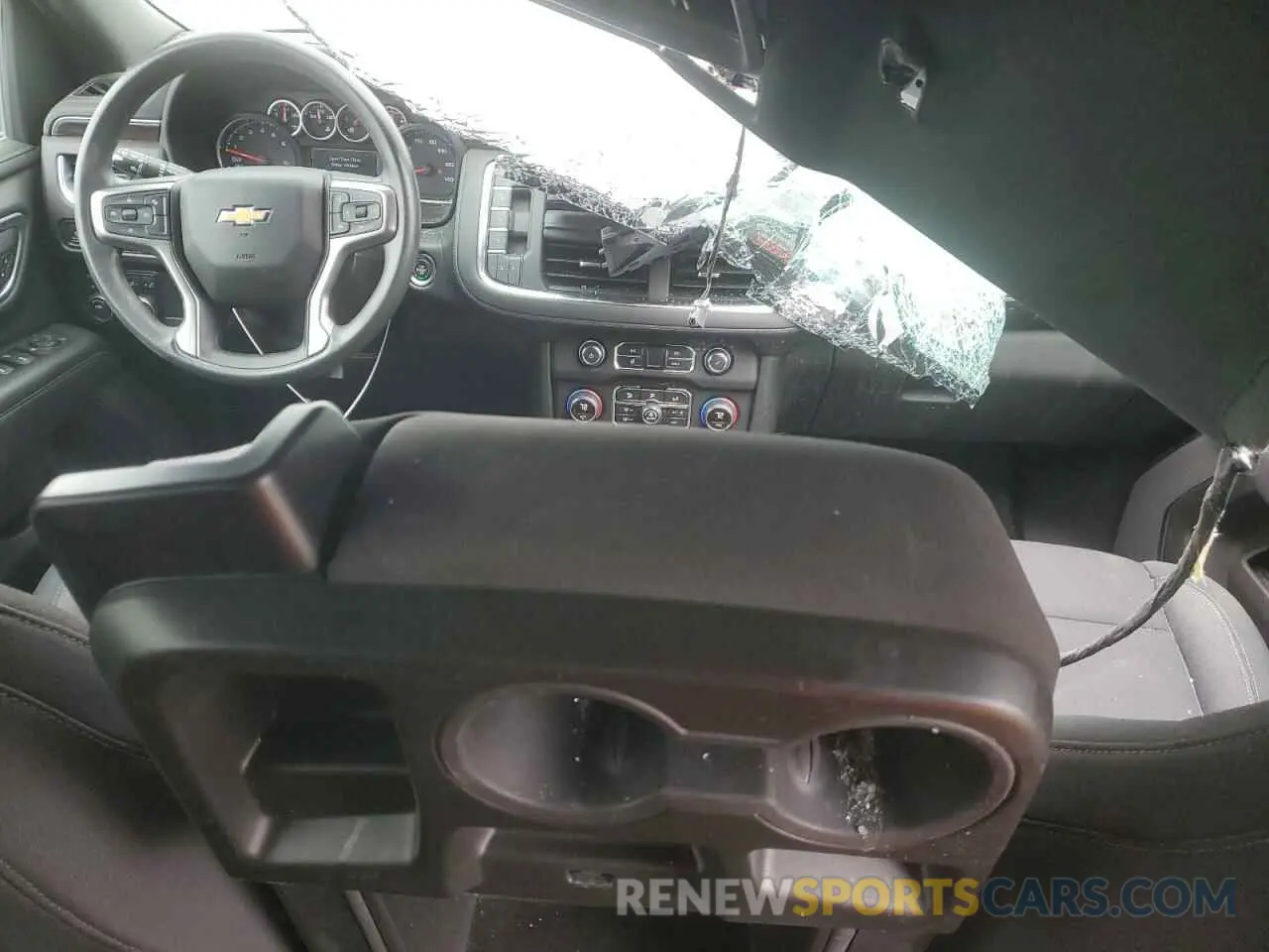 8 Photograph of a damaged car 1GNSKAED8MR304013 CHEVROLET SUBURBAN 2021
