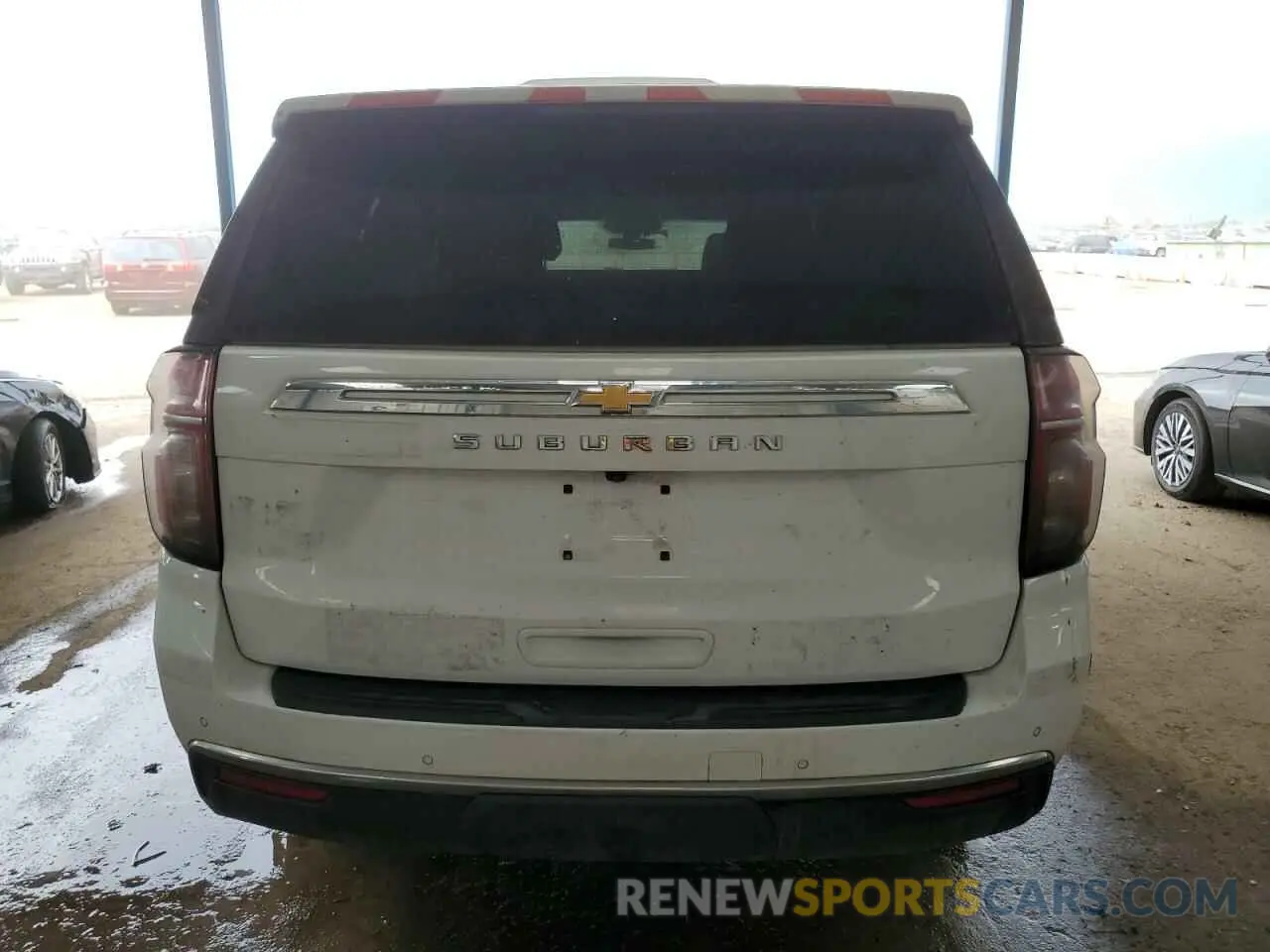 6 Photograph of a damaged car 1GNSKBKDXMR303892 CHEVROLET SUBURBAN 2021