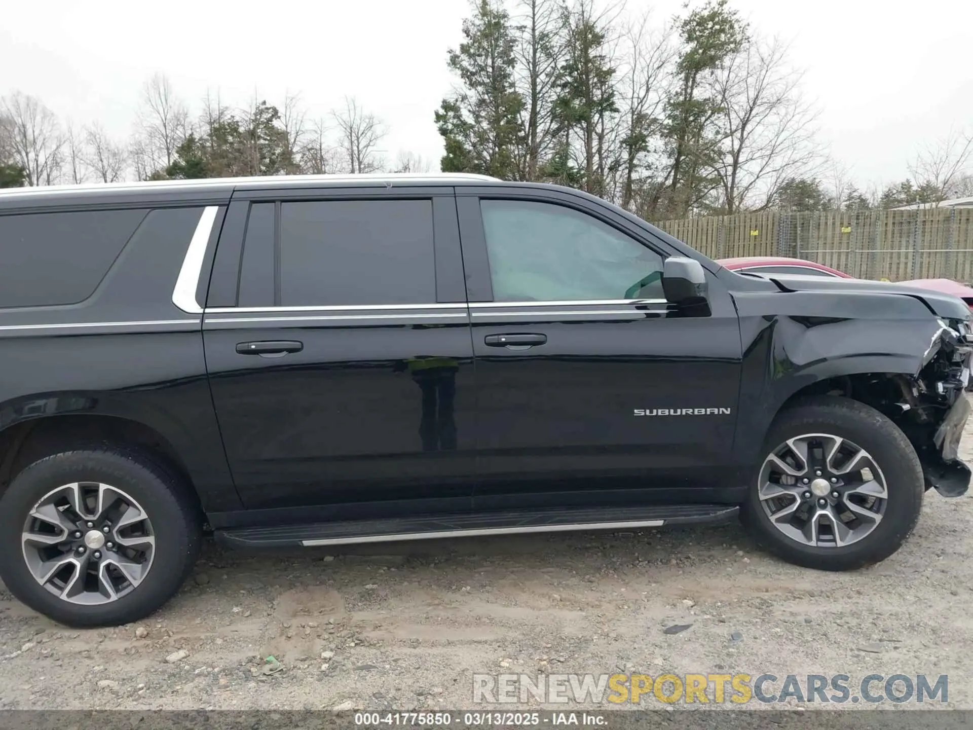 13 Photograph of a damaged car 1GNSKCKD5MR391000 CHEVROLET SUBURBAN 2021