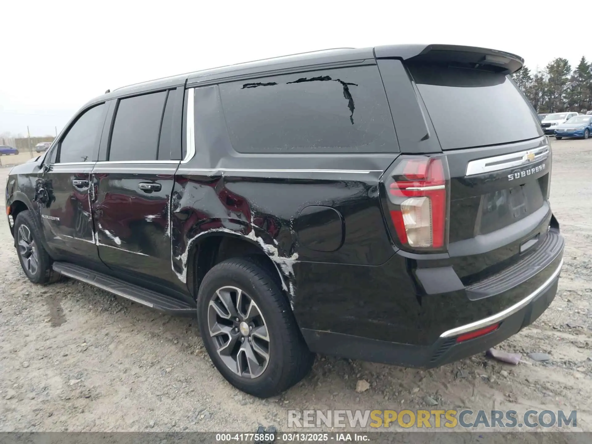 3 Photograph of a damaged car 1GNSKCKD5MR391000 CHEVROLET SUBURBAN 2021
