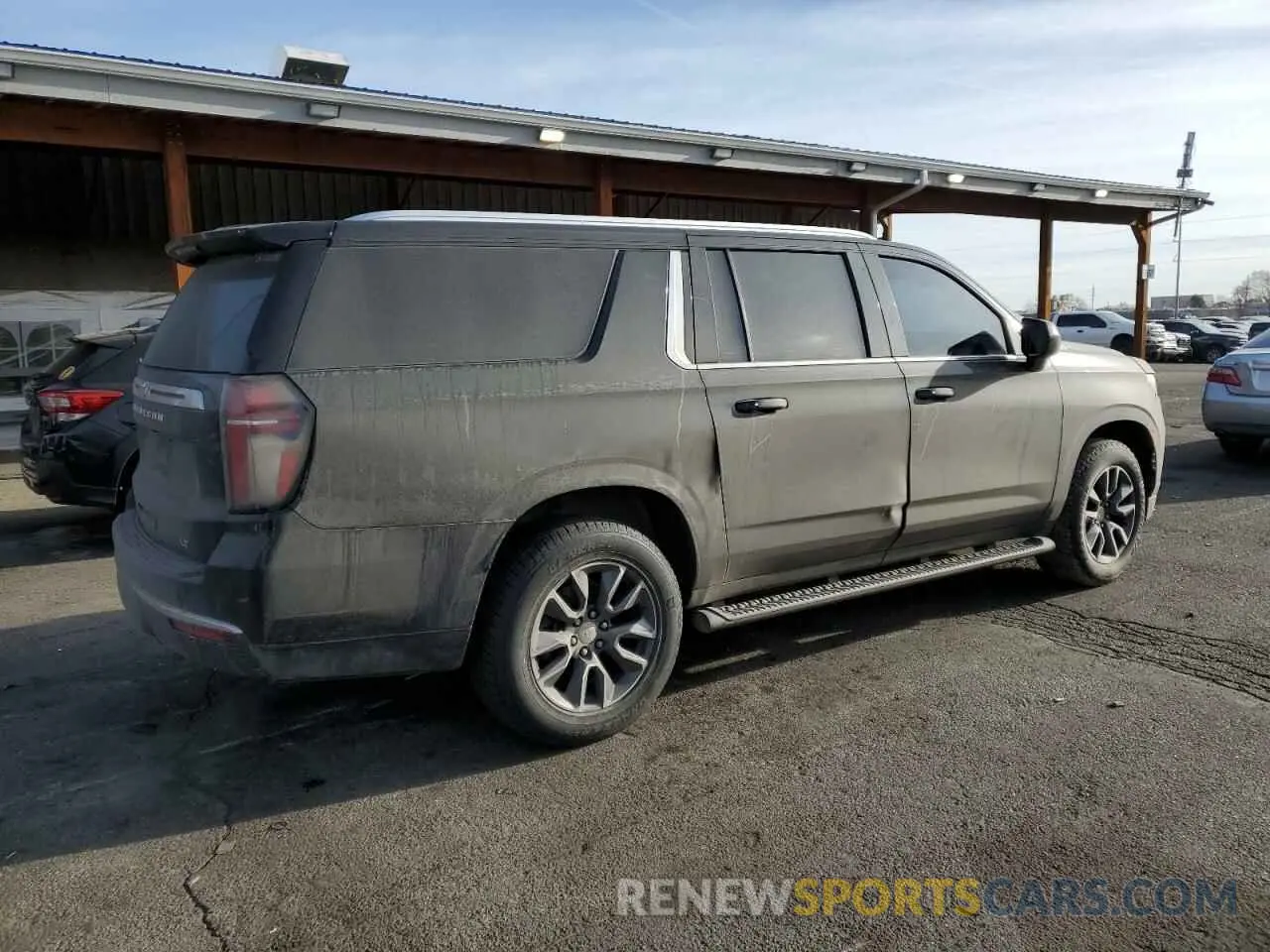 3 Photograph of a damaged car 1GNSKCKD8MR377611 CHEVROLET SUBURBAN 2021