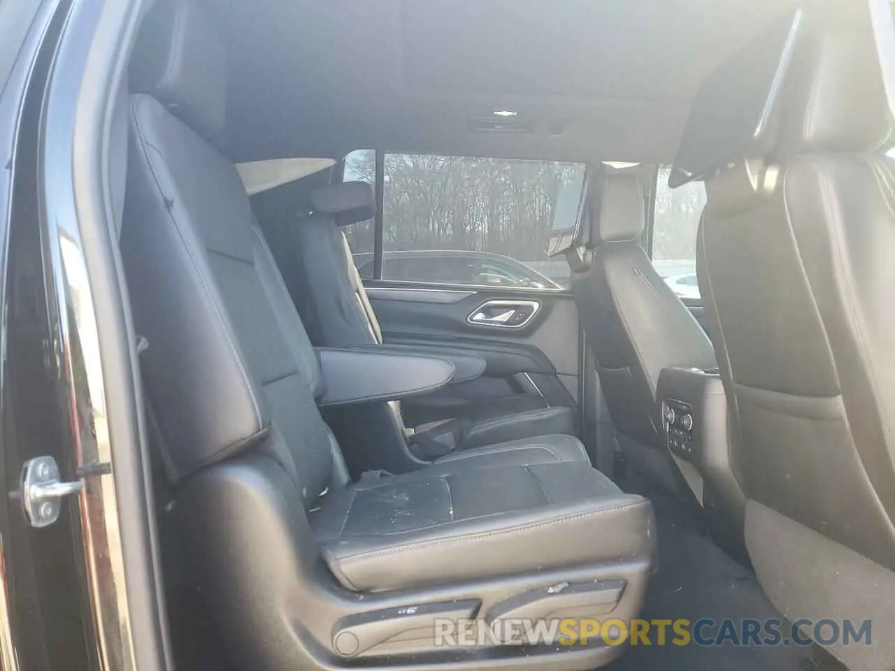11 Фотография поврежденного автомобиля 1GNSKDKD2MR165986 CHEVROLET SUBURBAN 2021