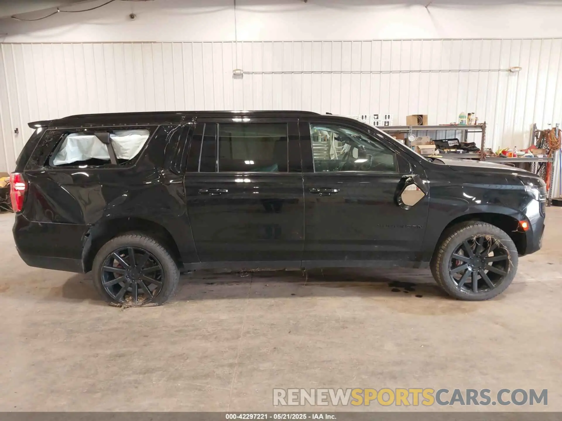 13 Фотография поврежденного автомобиля 1GNSKDKD4MR379877 CHEVROLET SUBURBAN 2021
