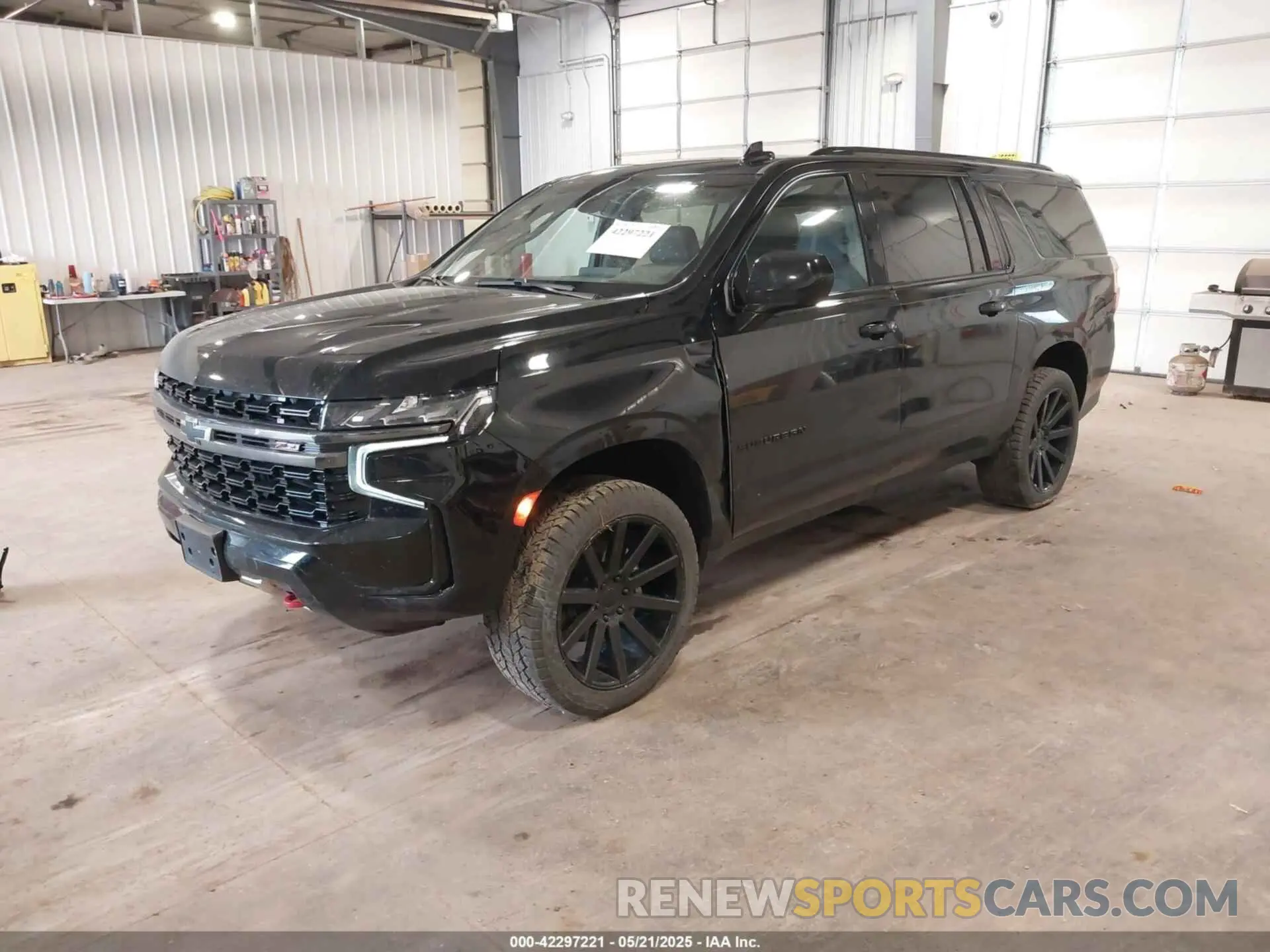 2 Фотография поврежденного автомобиля 1GNSKDKD4MR379877 CHEVROLET SUBURBAN 2021