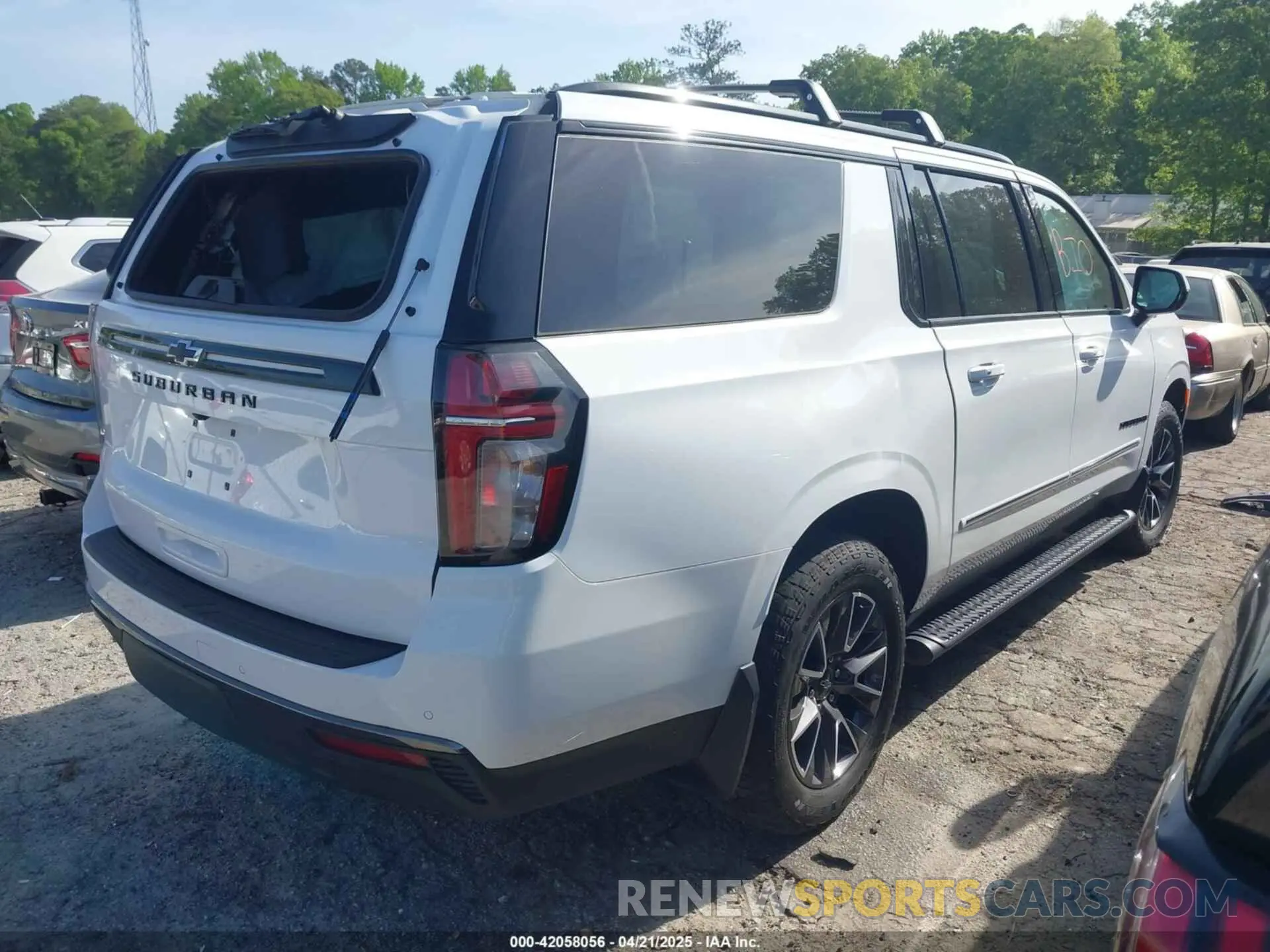 4 Фотография поврежденного автомобиля 1GNSKDKD4MR492681 CHEVROLET SUBURBAN 2021