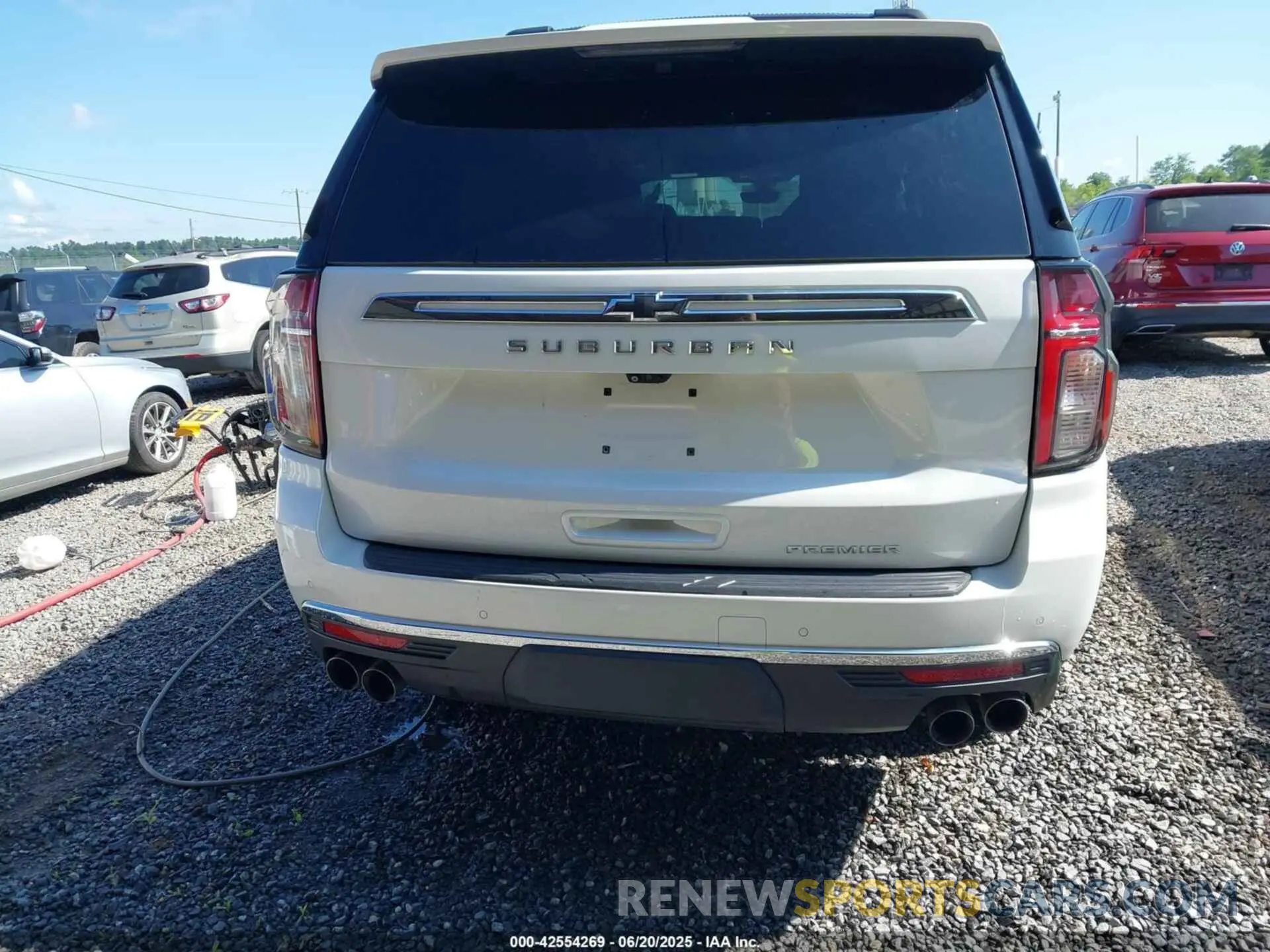 17 Photograph of a damaged car 1GNSKFKD5MR232530 CHEVROLET SUBURBAN 2021