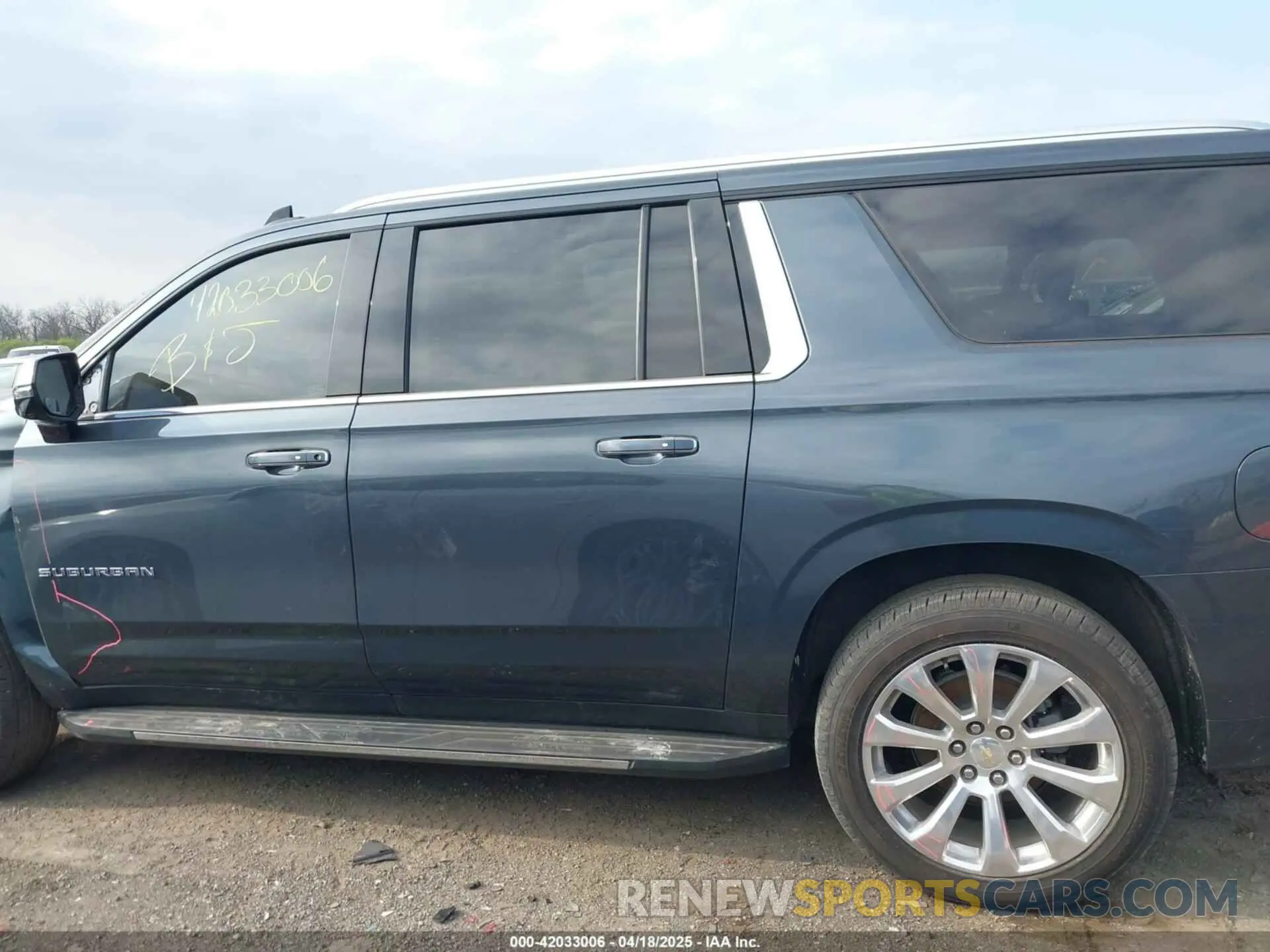 14 Photograph of a damaged car 1GNSKFKDXMR295929 CHEVROLET SUBURBAN 2021
