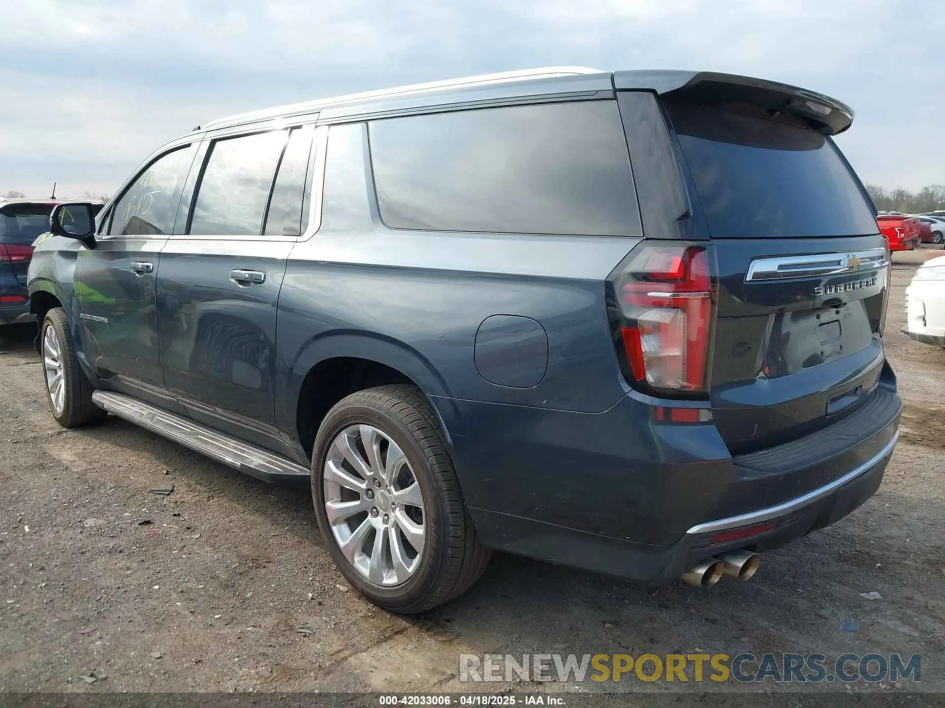 3 Photograph of a damaged car 1GNSKFKDXMR295929 CHEVROLET SUBURBAN 2021