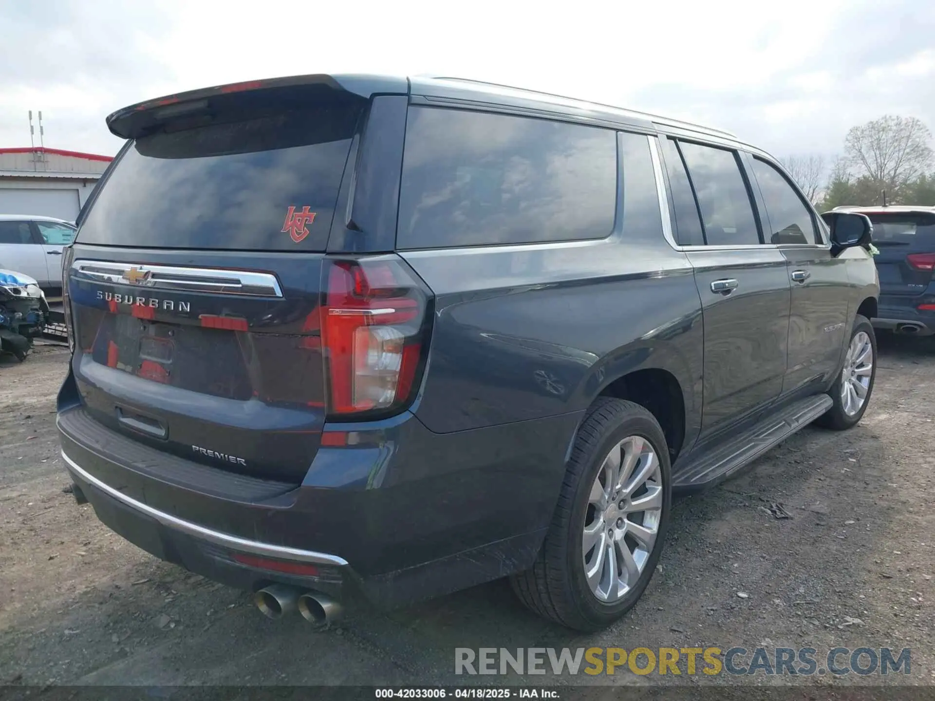 4 Photograph of a damaged car 1GNSKFKDXMR295929 CHEVROLET SUBURBAN 2021