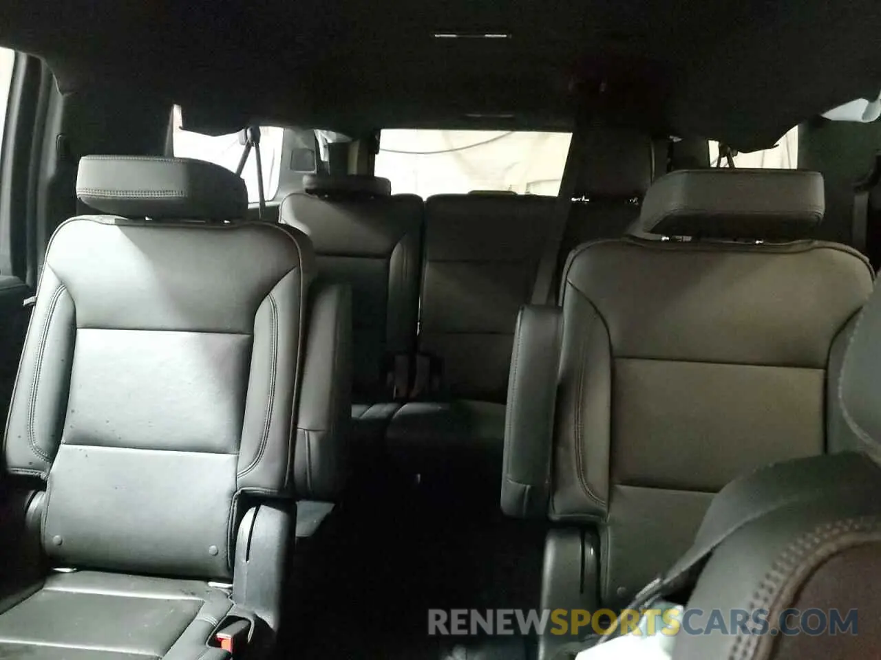 10 Photograph of a damaged car 1GNSKGKL7MR144513 CHEVROLET SUBURBAN 2021