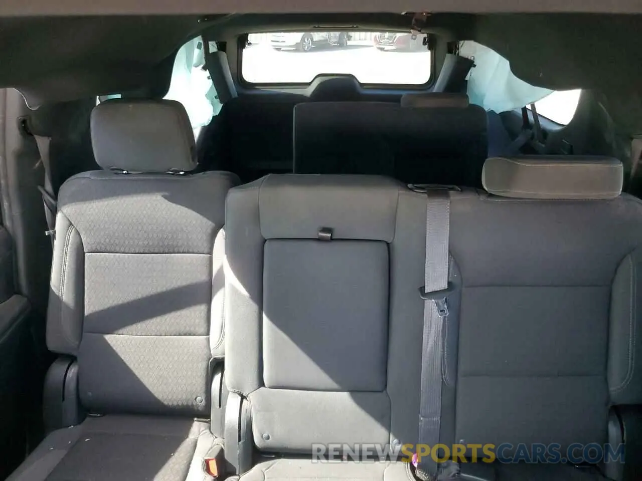10 Фотография поврежденного автомобиля 1GNSCBKD0NR265992 CHEVROLET SUBURBAN 2022