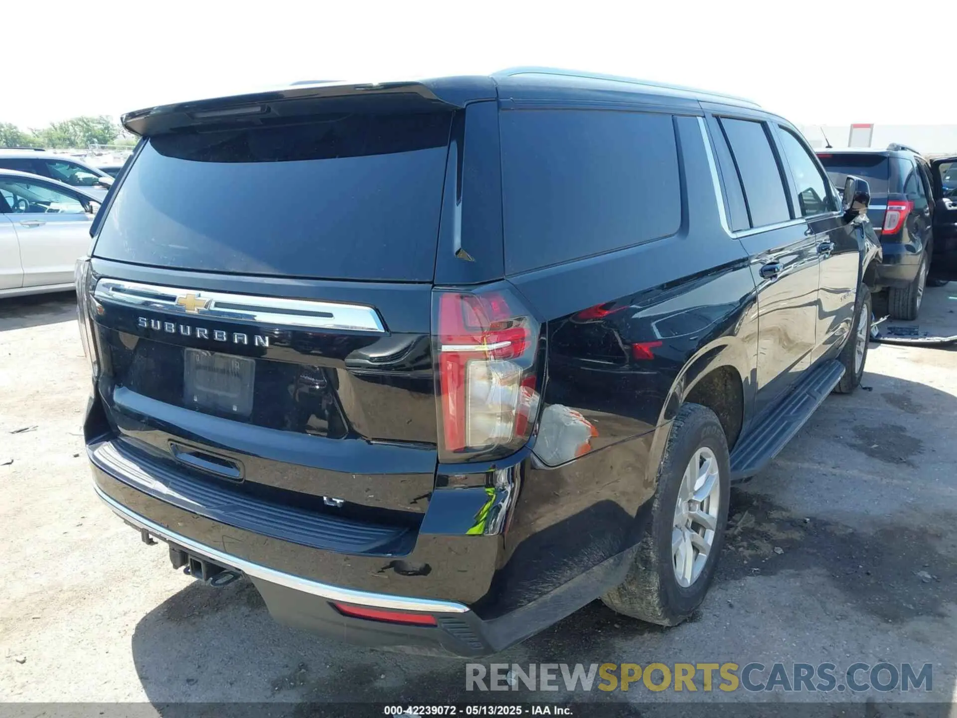 4 Фотография поврежденного автомобиля 1GNSCCKD2NR244468 CHEVROLET SUBURBAN 2022