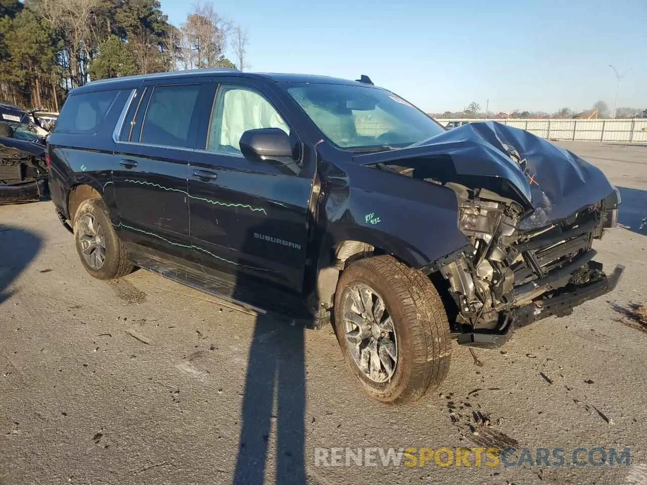 4 Photograph of a damaged car 1GNSKCKD1NR240348 CHEVROLET SUBURBAN 2022