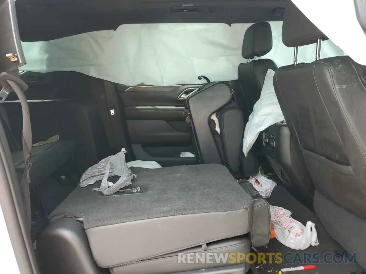 11 Photograph of a damaged car 1GNSKCKD2NR284746 CHEVROLET SUBURBAN 2022