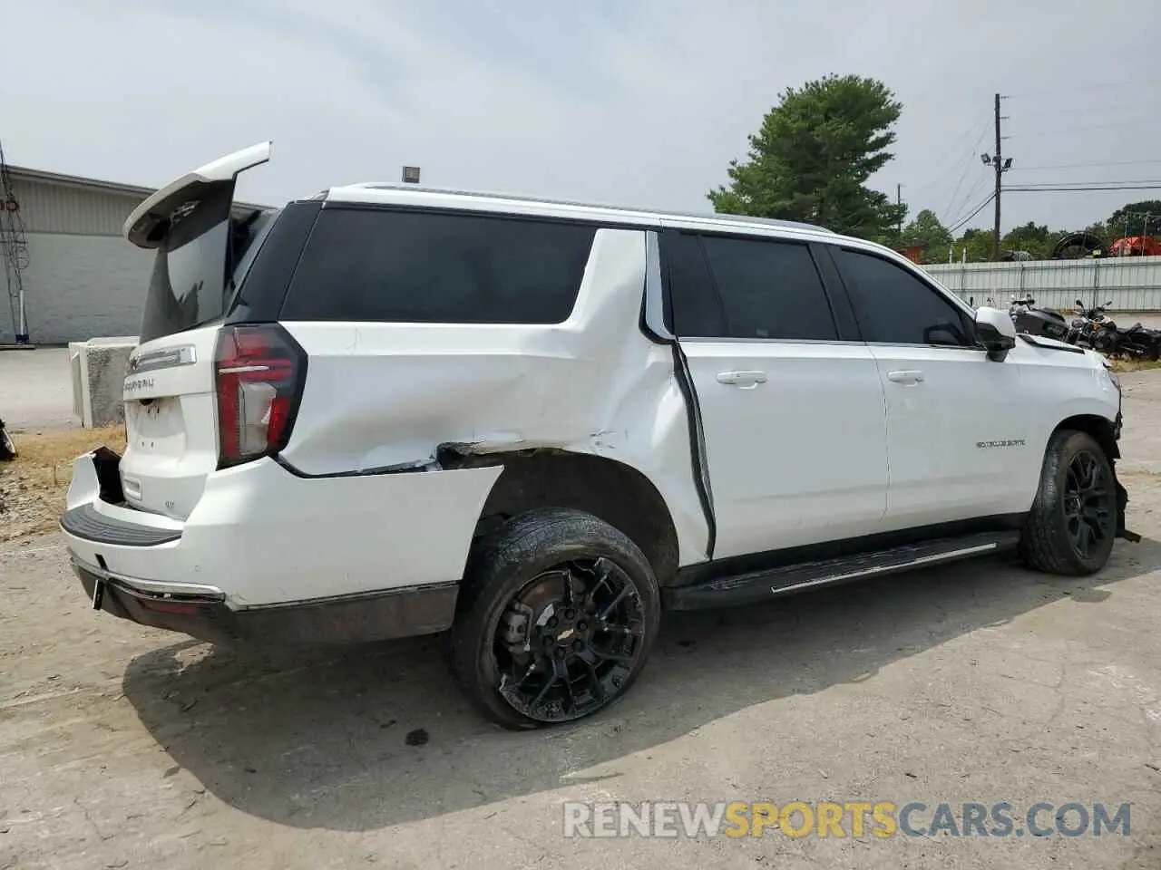 3 Photograph of a damaged car 1GNSKCKD2NR284746 CHEVROLET SUBURBAN 2022