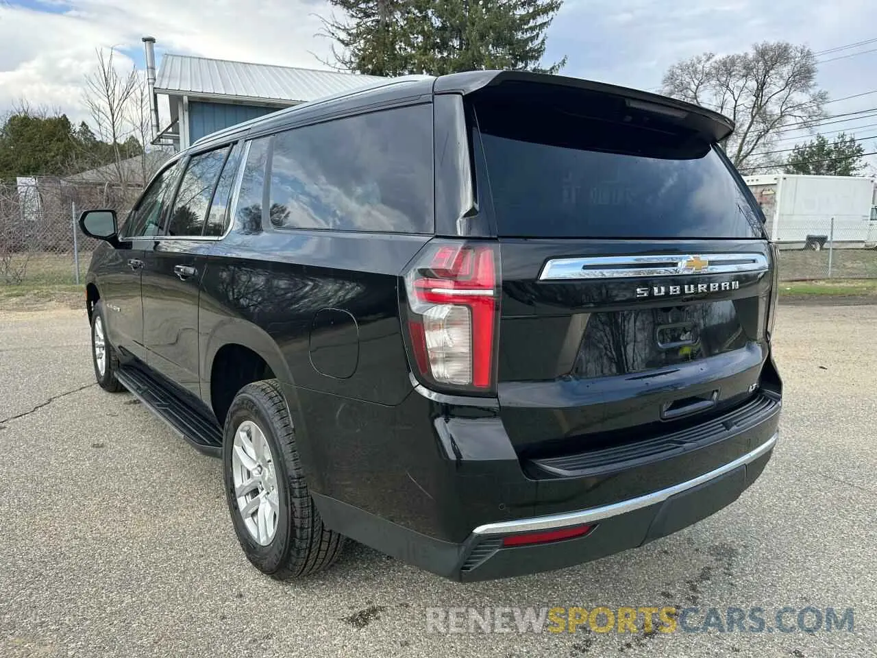 3 Photograph of a damaged car 1GNSKCKD6NR116169 CHEVROLET SUBURBAN 2022