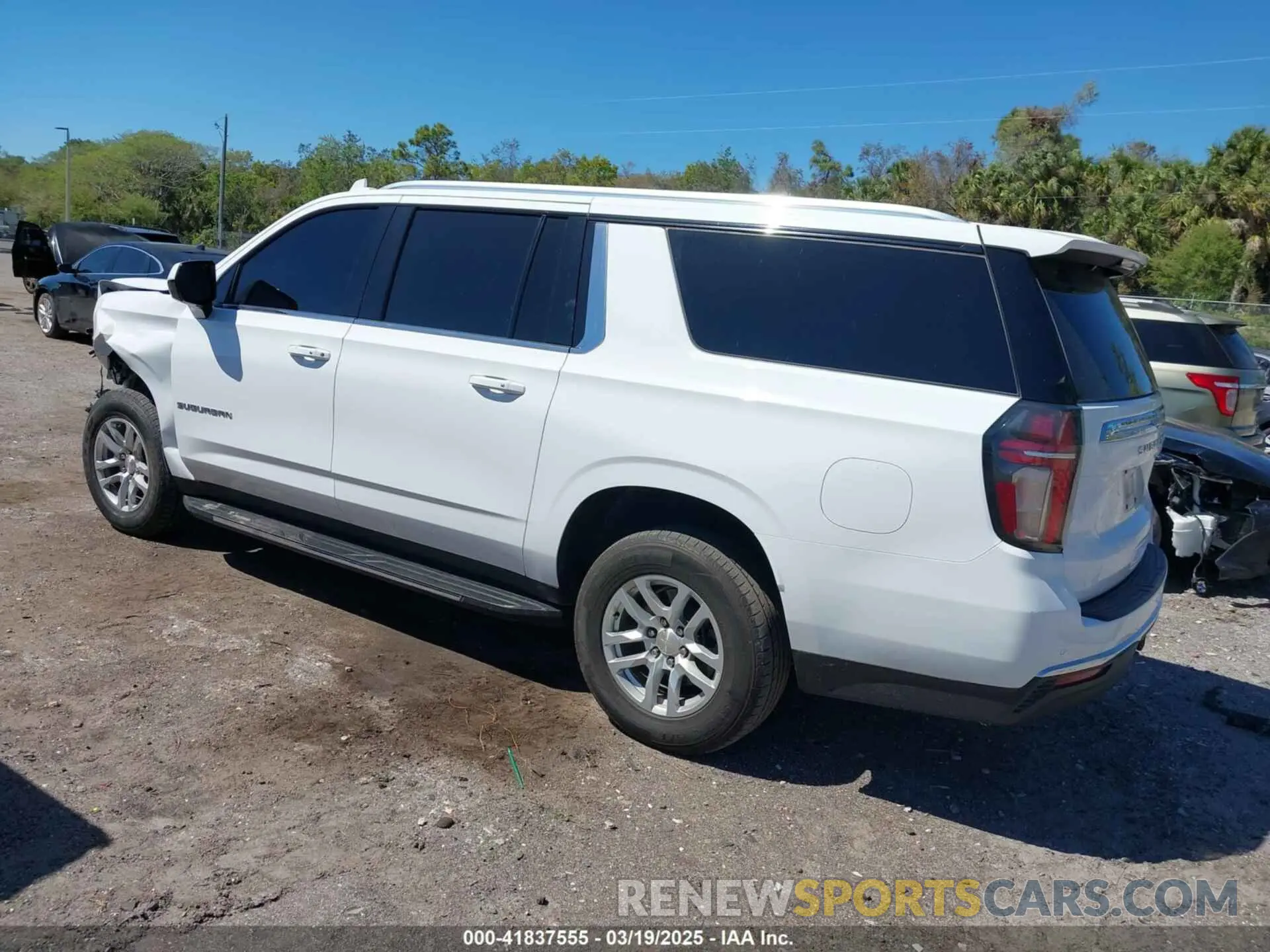 3 Фотография поврежденного автомобиля 1GNSKCKDXNR247122 CHEVROLET SUBURBAN 2022