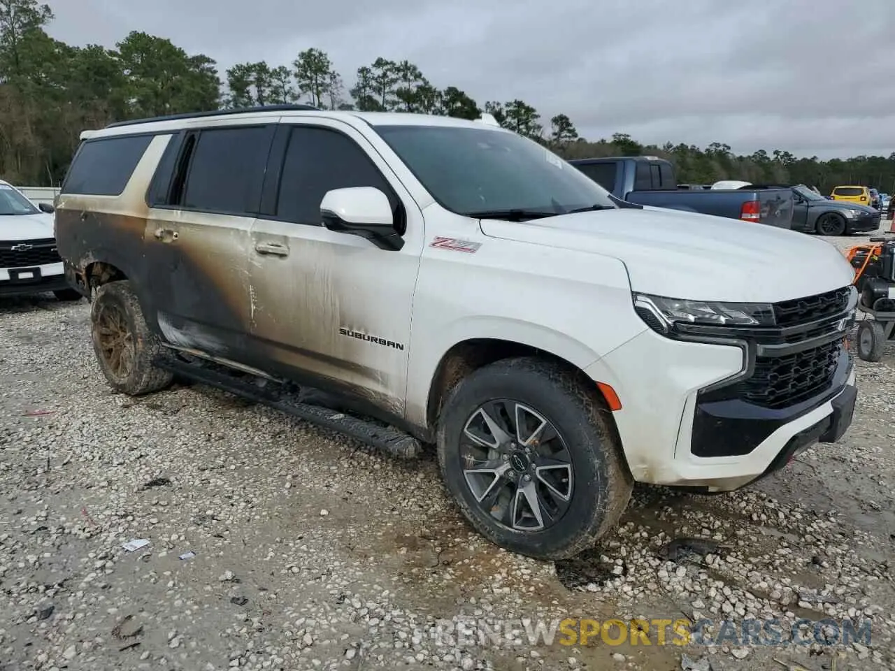 4 Photograph of a damaged car 1GNSKDKD2NR123609 CHEVROLET SUBURBAN 2022