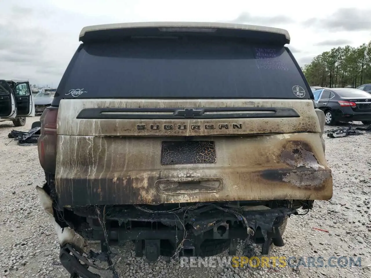 6 Photograph of a damaged car 1GNSKDKD2NR123609 CHEVROLET SUBURBAN 2022