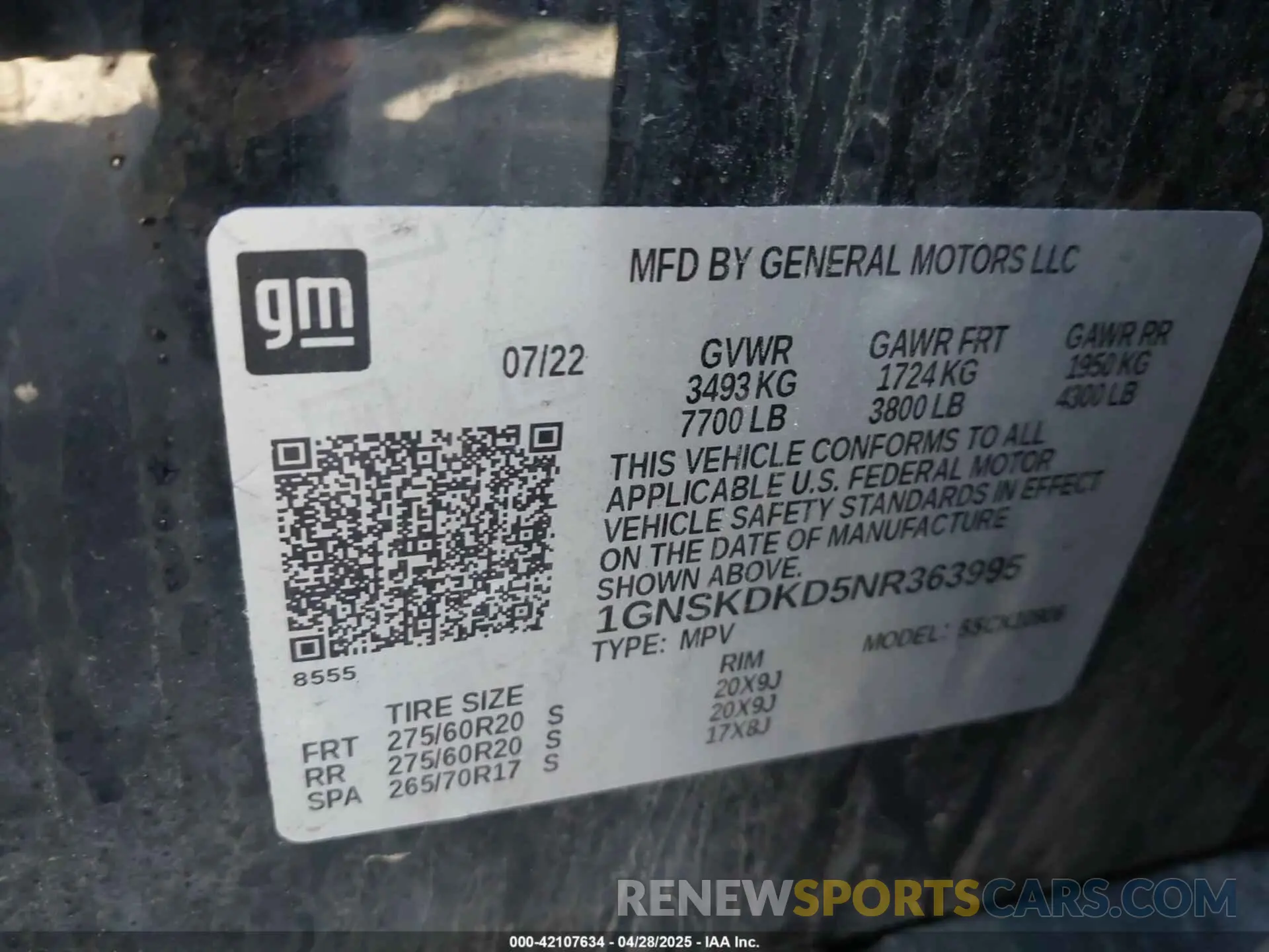 9 Photograph of a damaged car 1GNSKDKD5NR363995 CHEVROLET SUBURBAN 2022