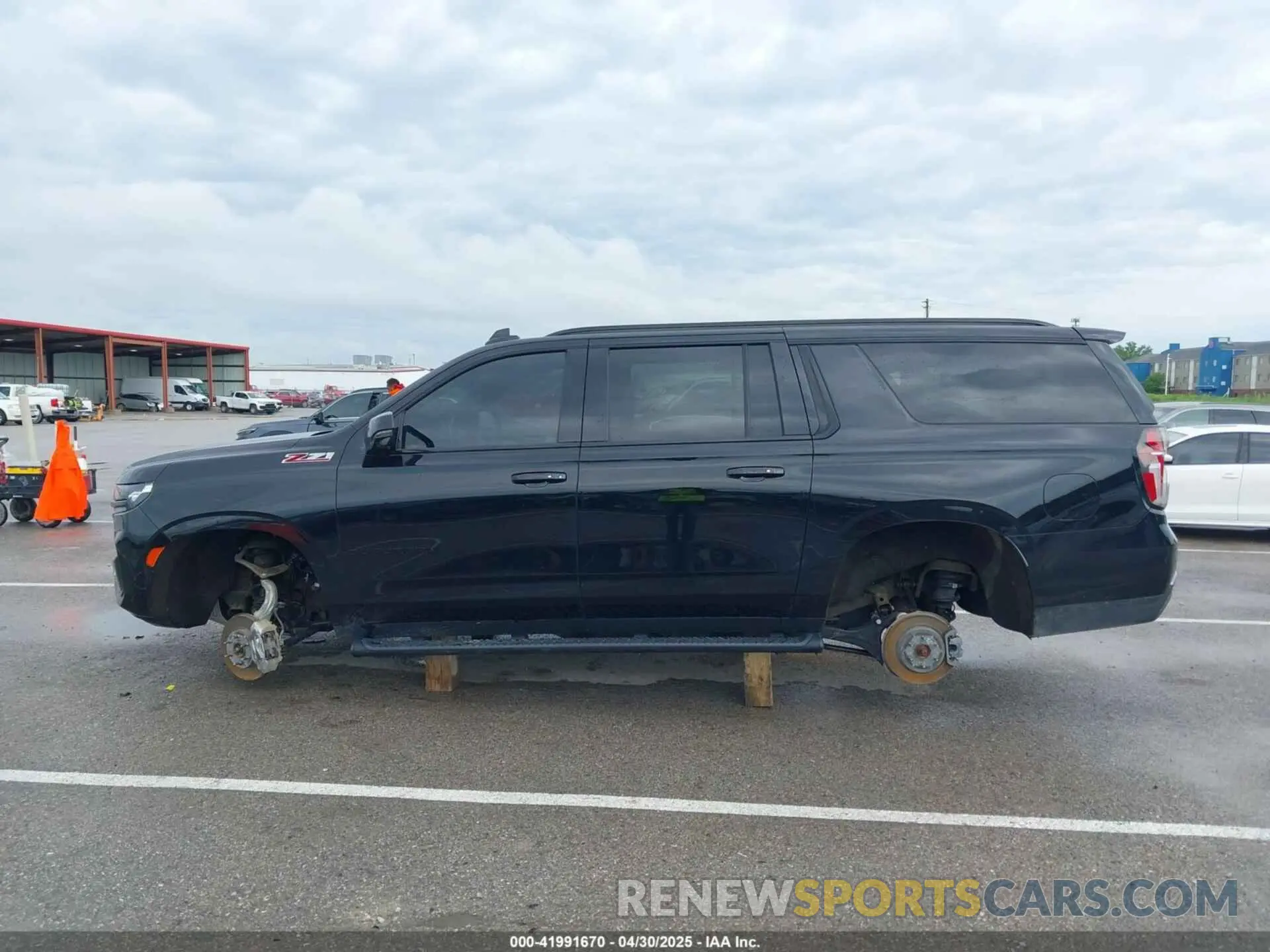 14 Photograph of a damaged car 1GNSKDKD7NR151681 CHEVROLET SUBURBAN 2022