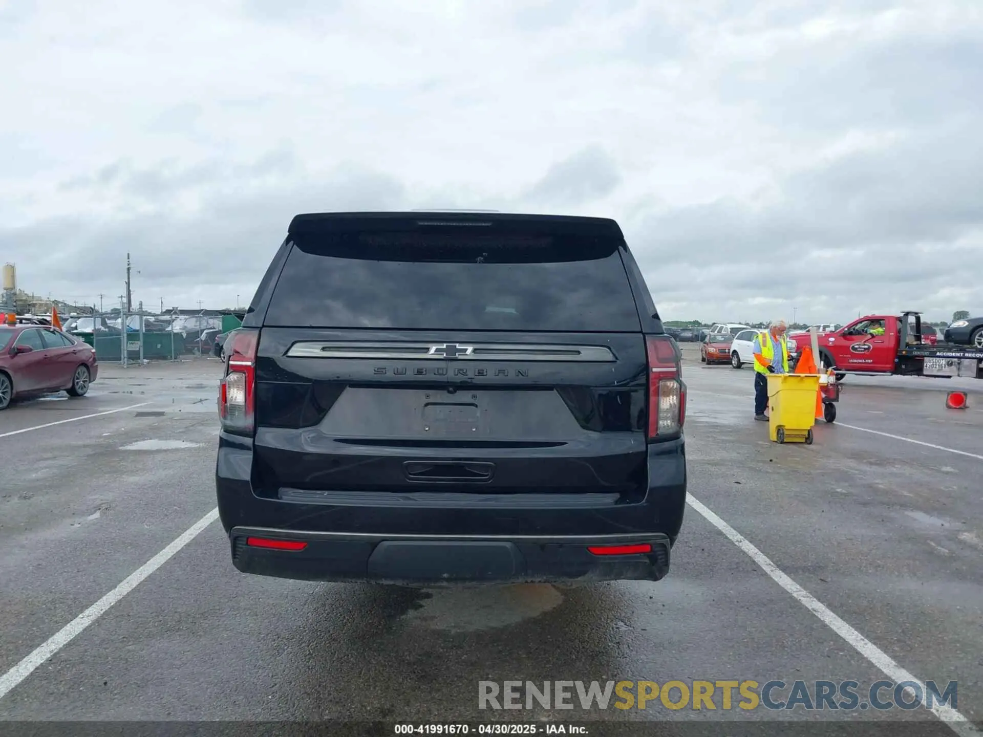 16 Photograph of a damaged car 1GNSKDKD7NR151681 CHEVROLET SUBURBAN 2022