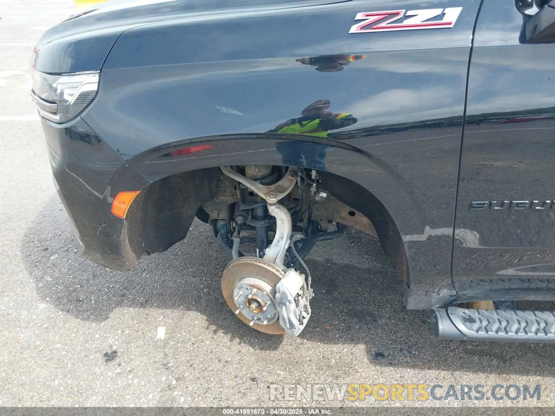 19 Photograph of a damaged car 1GNSKDKD7NR151681 CHEVROLET SUBURBAN 2022