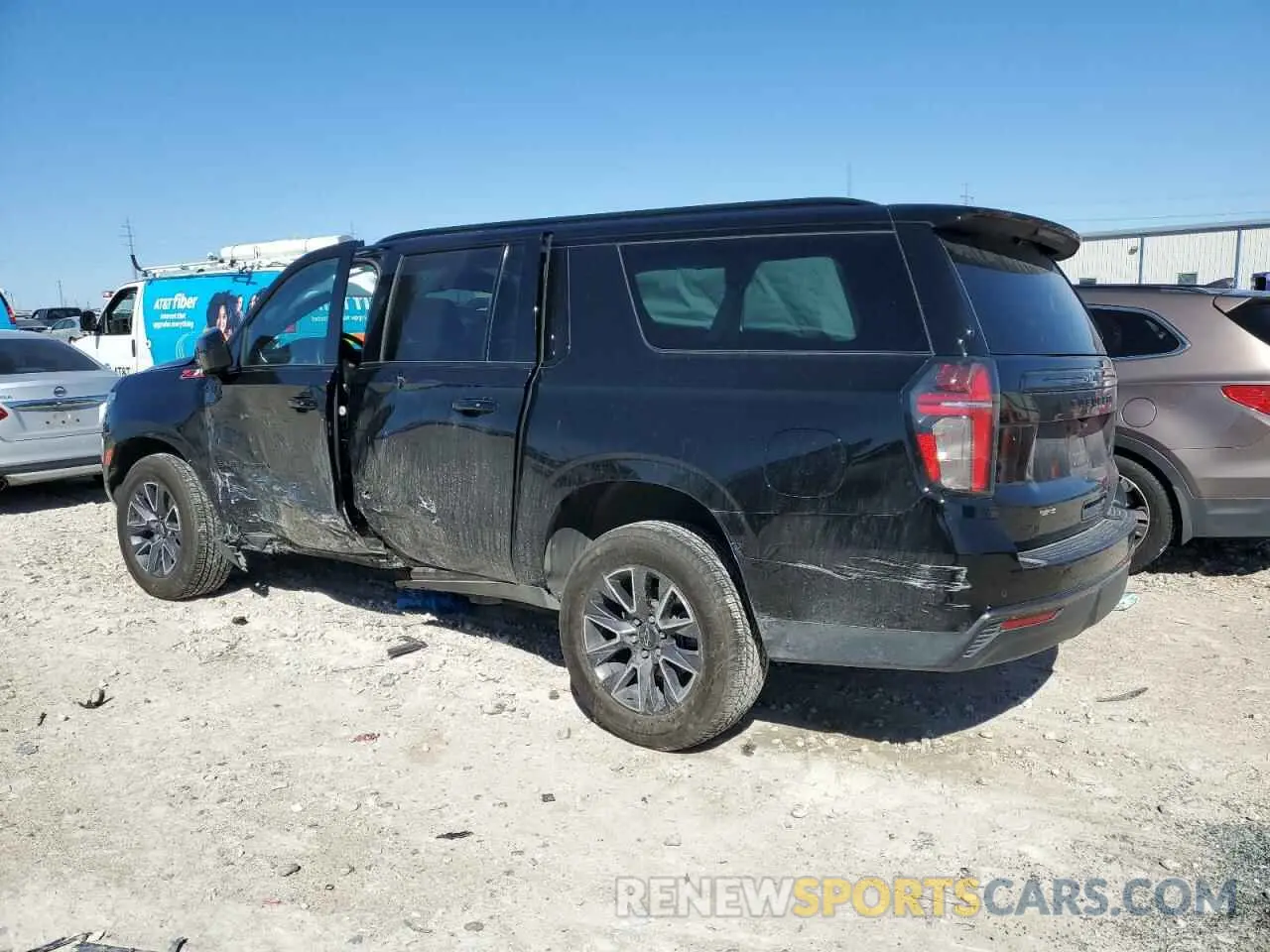 2 Photograph of a damaged car 1GNSKDKD7NR251053 CHEVROLET SUBURBAN 2022