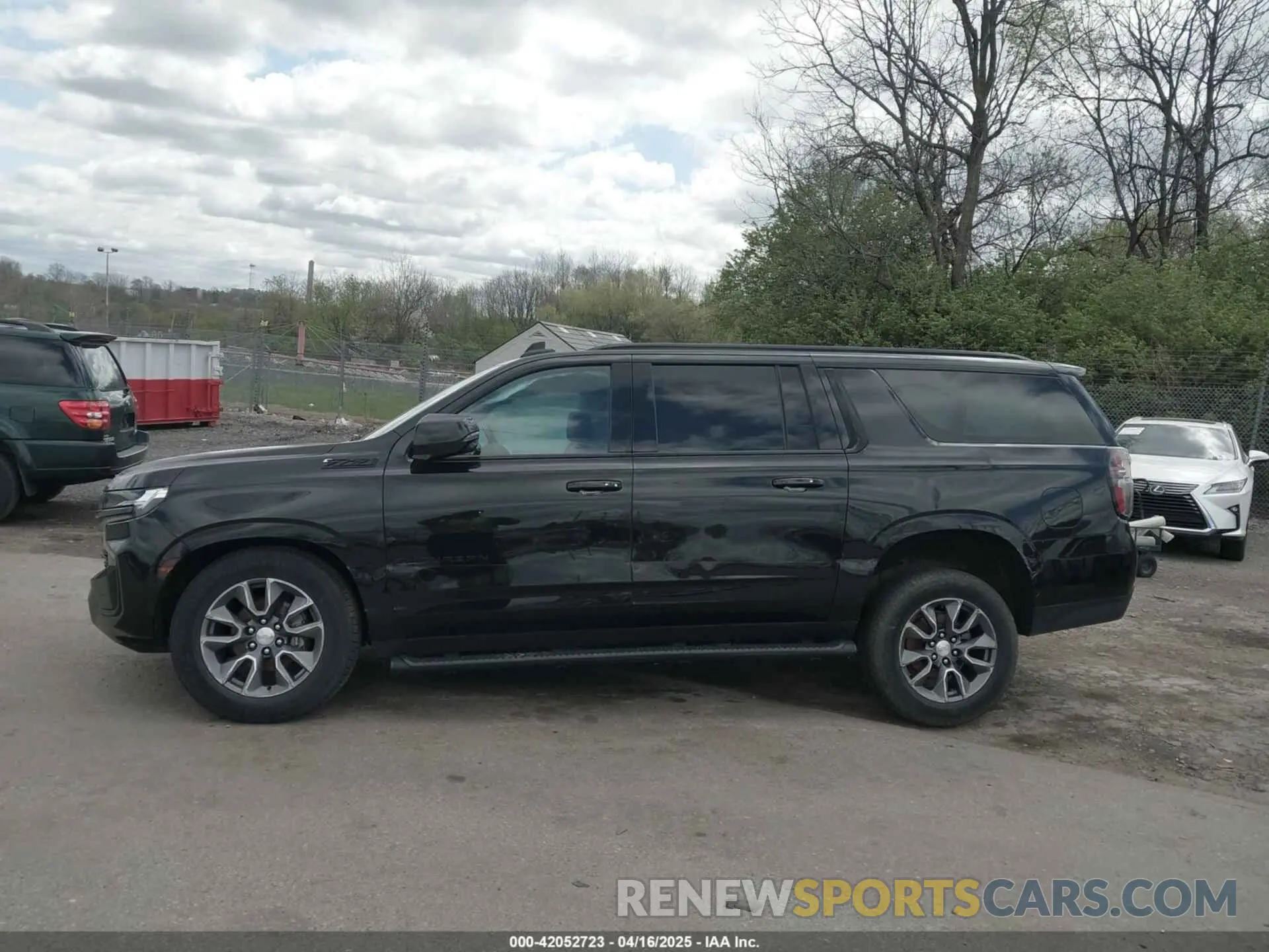 14 Фотография поврежденного автомобиля 1GNSKDKD8NR313558 CHEVROLET SUBURBAN 2022
