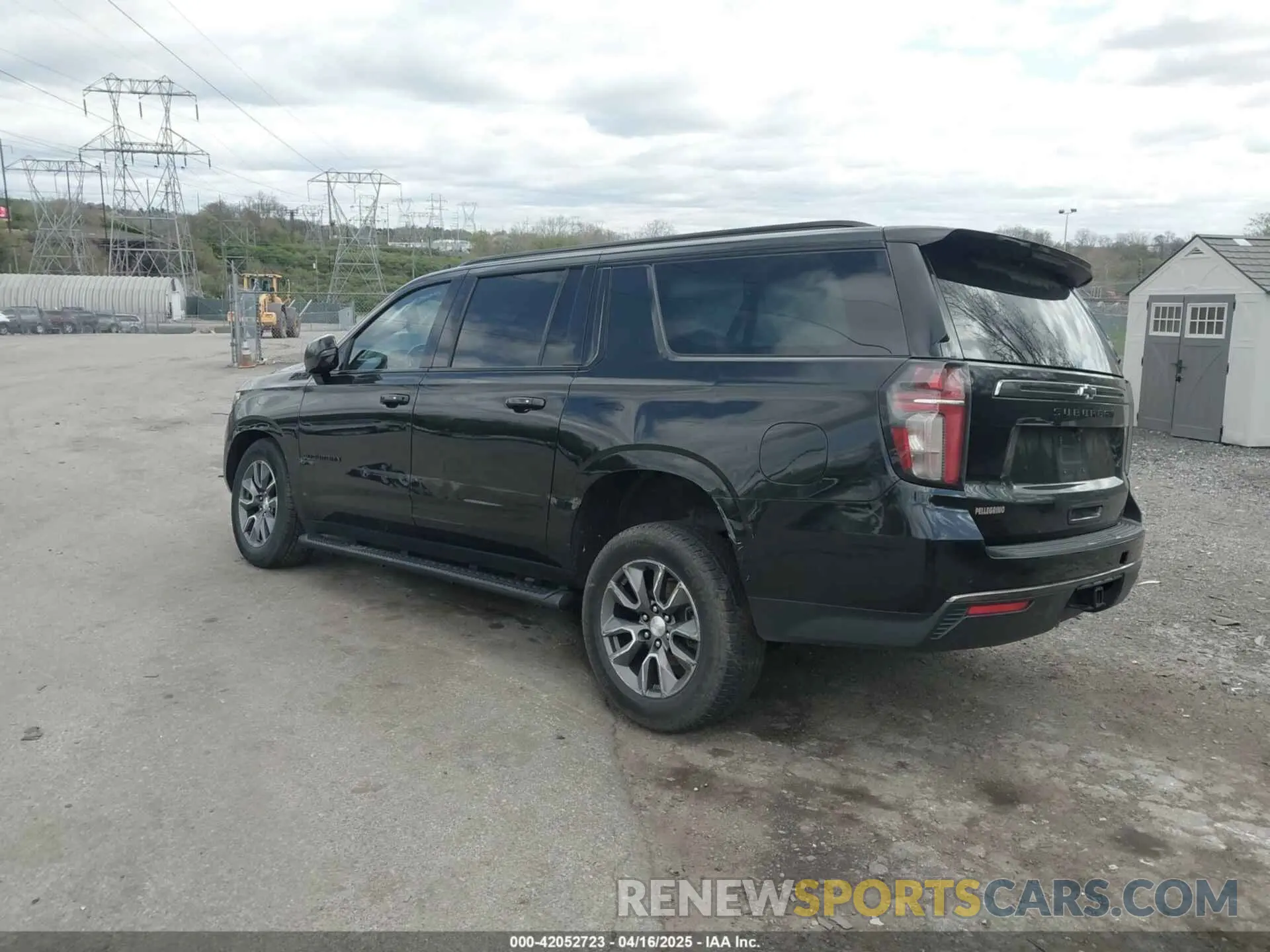 3 Фотография поврежденного автомобиля 1GNSKDKD8NR313558 CHEVROLET SUBURBAN 2022