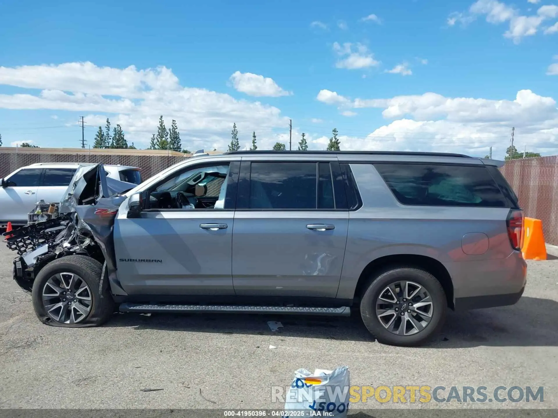 14 Фотография поврежденного автомобиля 1GNSKDKDXNR331866 CHEVROLET SUBURBAN 2022