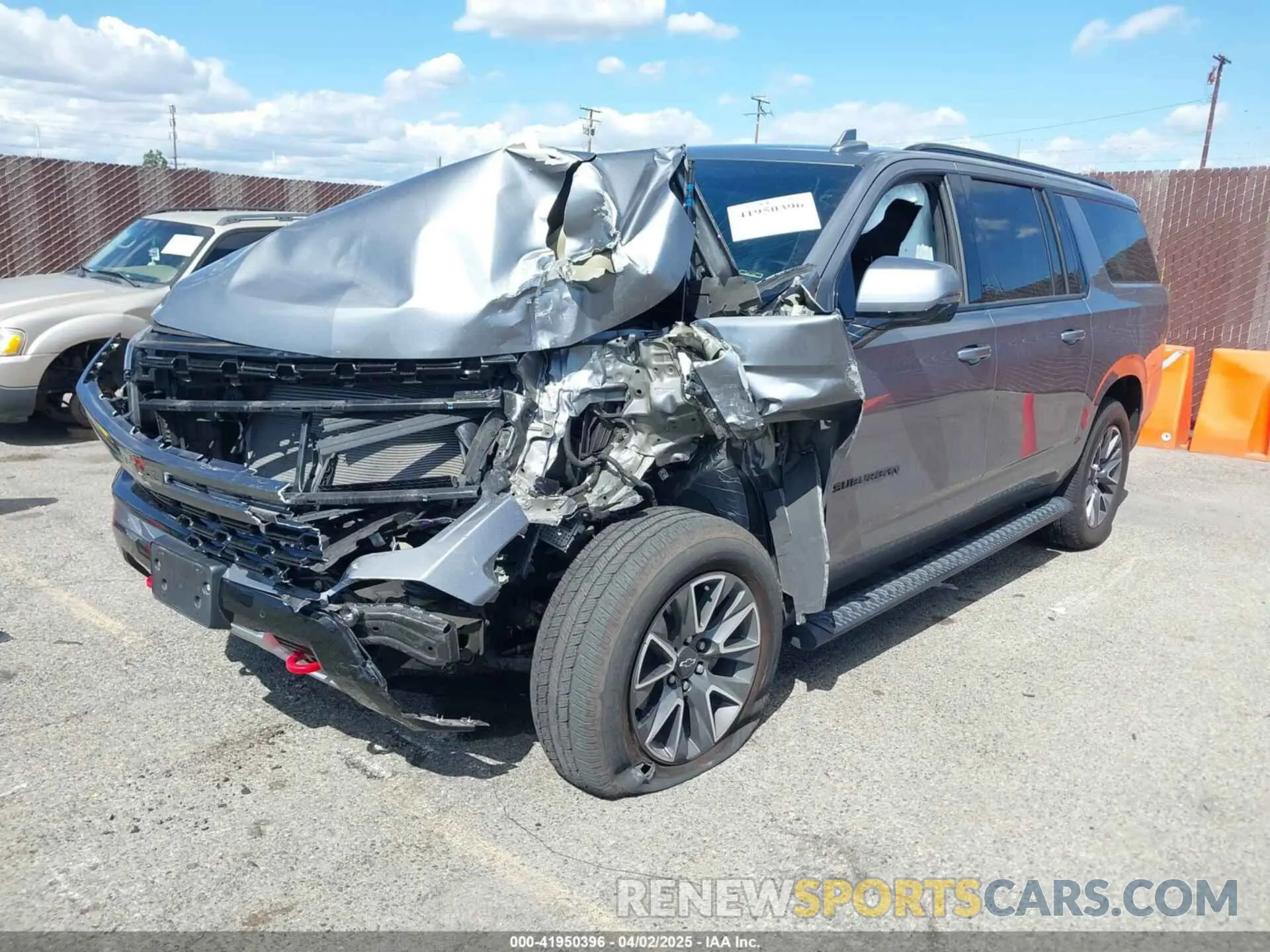 2 Фотография поврежденного автомобиля 1GNSKDKDXNR331866 CHEVROLET SUBURBAN 2022