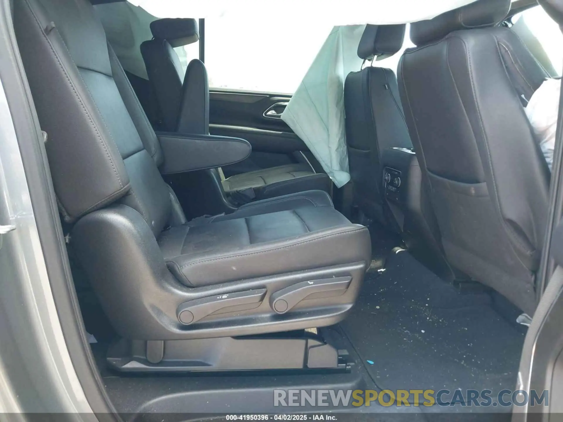 8 Фотография поврежденного автомобиля 1GNSKDKDXNR331866 CHEVROLET SUBURBAN 2022