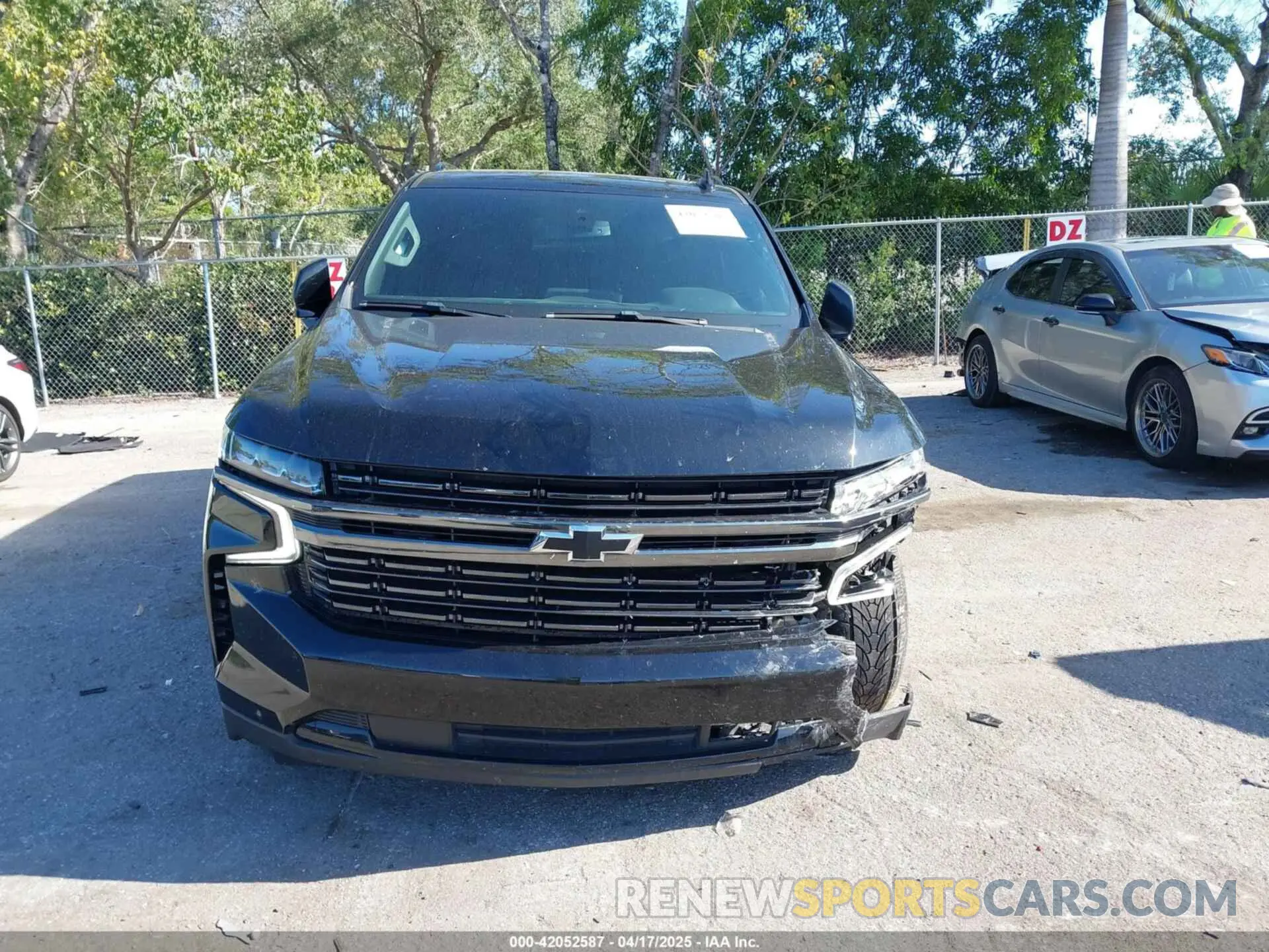 12 Photograph of a damaged car 1GNSKEKD0NR149230 CHEVROLET SUBURBAN 2022