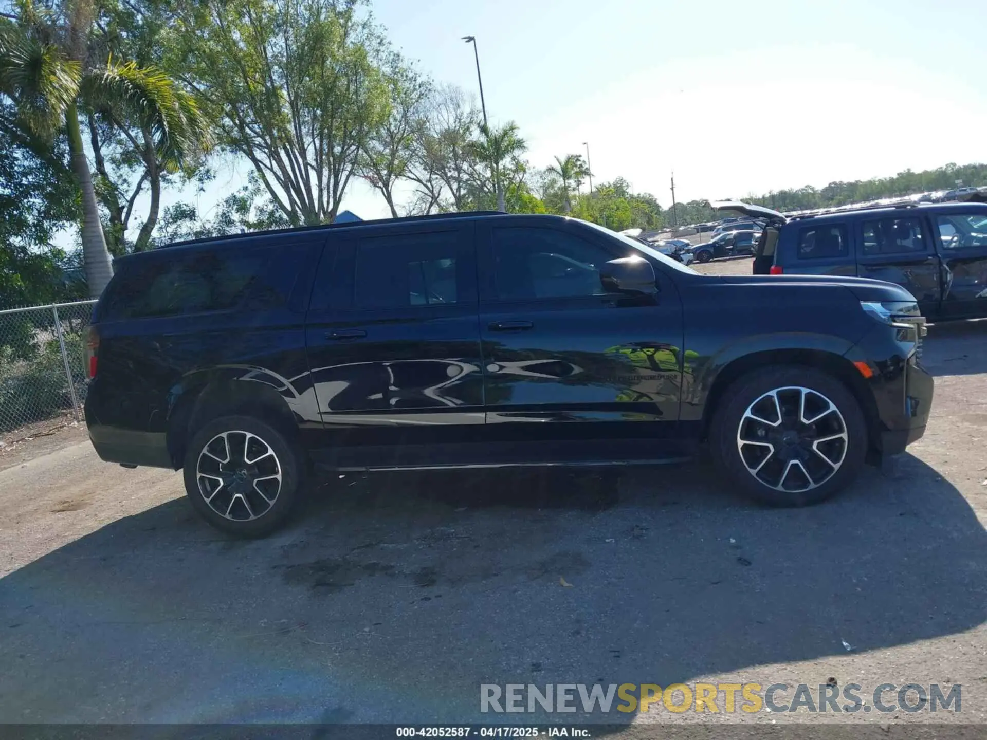 13 Photograph of a damaged car 1GNSKEKD0NR149230 CHEVROLET SUBURBAN 2022