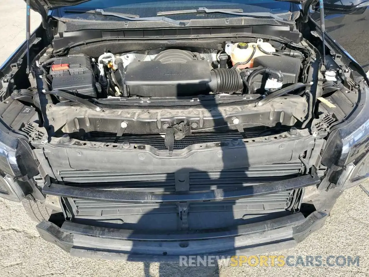12 Photograph of a damaged car 1GNSKEKD0NR296633 CHEVROLET SUBURBAN 2022