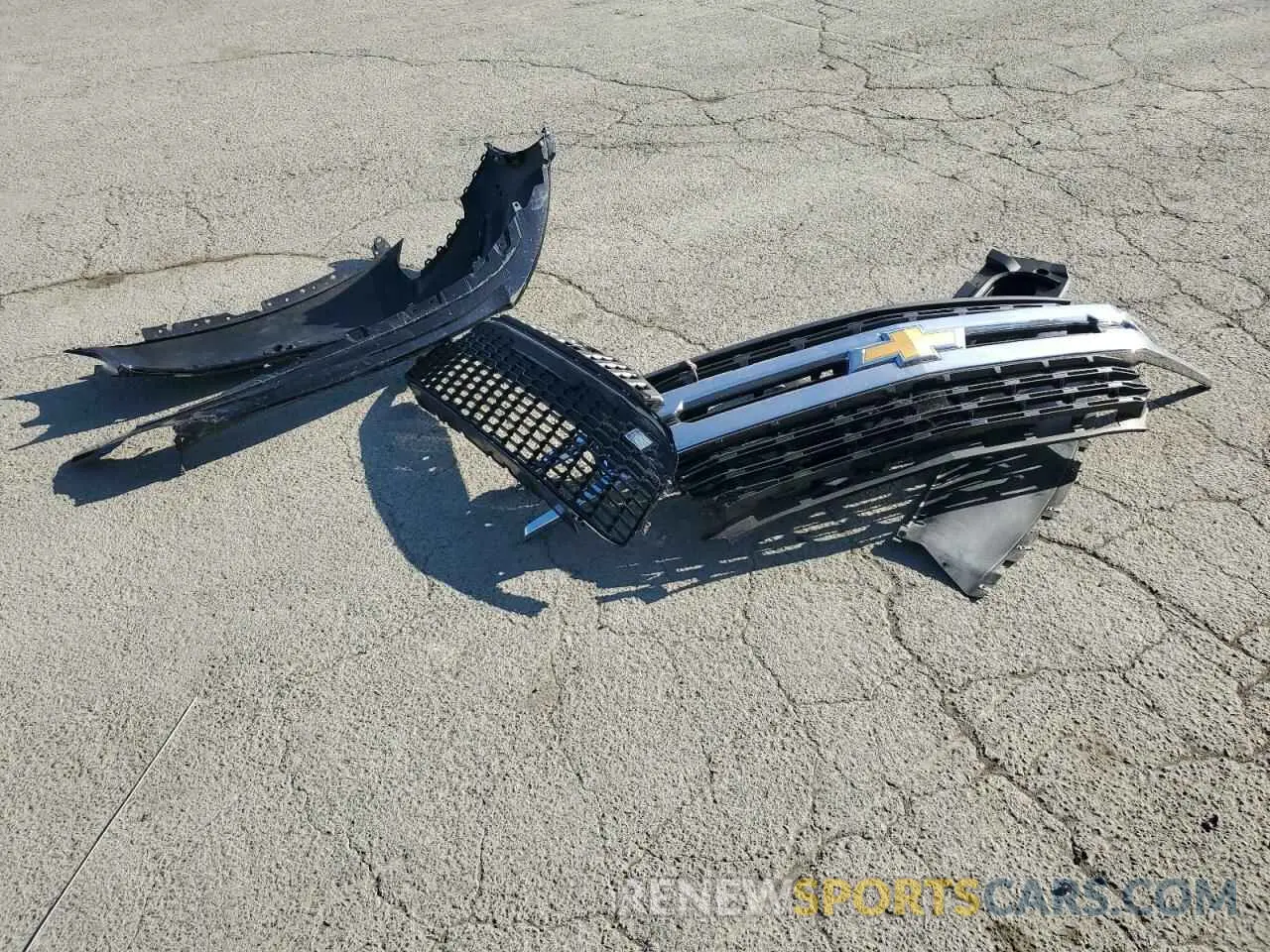 13 Photograph of a damaged car 1GNSKEKD0NR296633 CHEVROLET SUBURBAN 2022