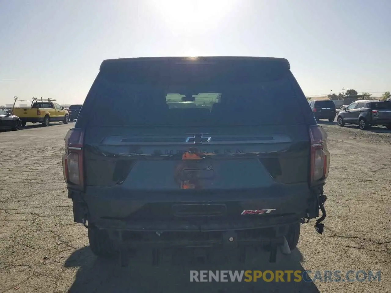 6 Photograph of a damaged car 1GNSKEKD0NR296633 CHEVROLET SUBURBAN 2022