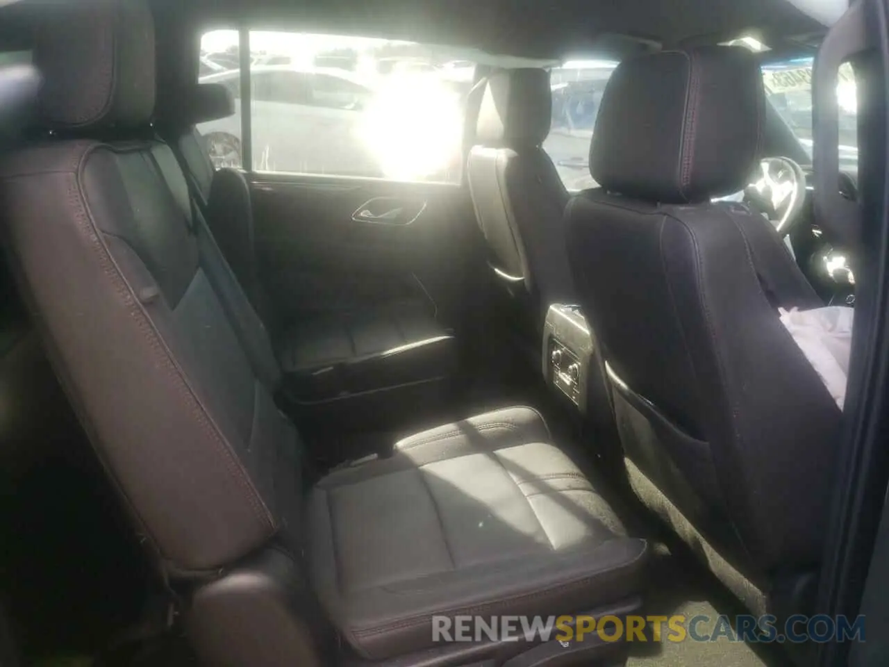 11 Фотография поврежденного автомобиля 1GNSKEKD4NR303096 CHEVROLET SUBURBAN 2022