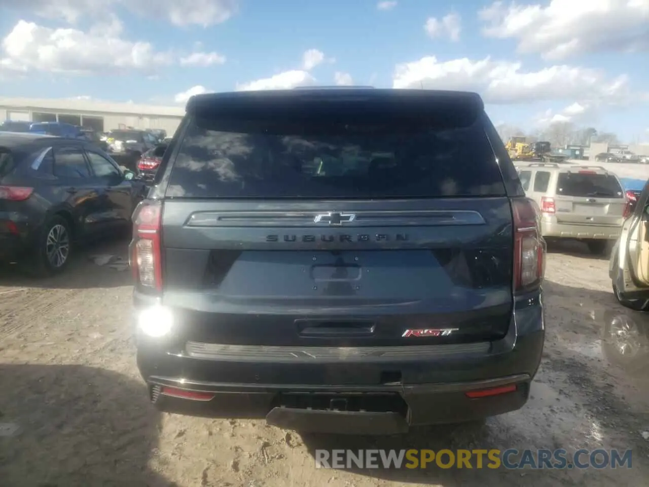6 Фотография поврежденного автомобиля 1GNSKEKD4NR303096 CHEVROLET SUBURBAN 2022