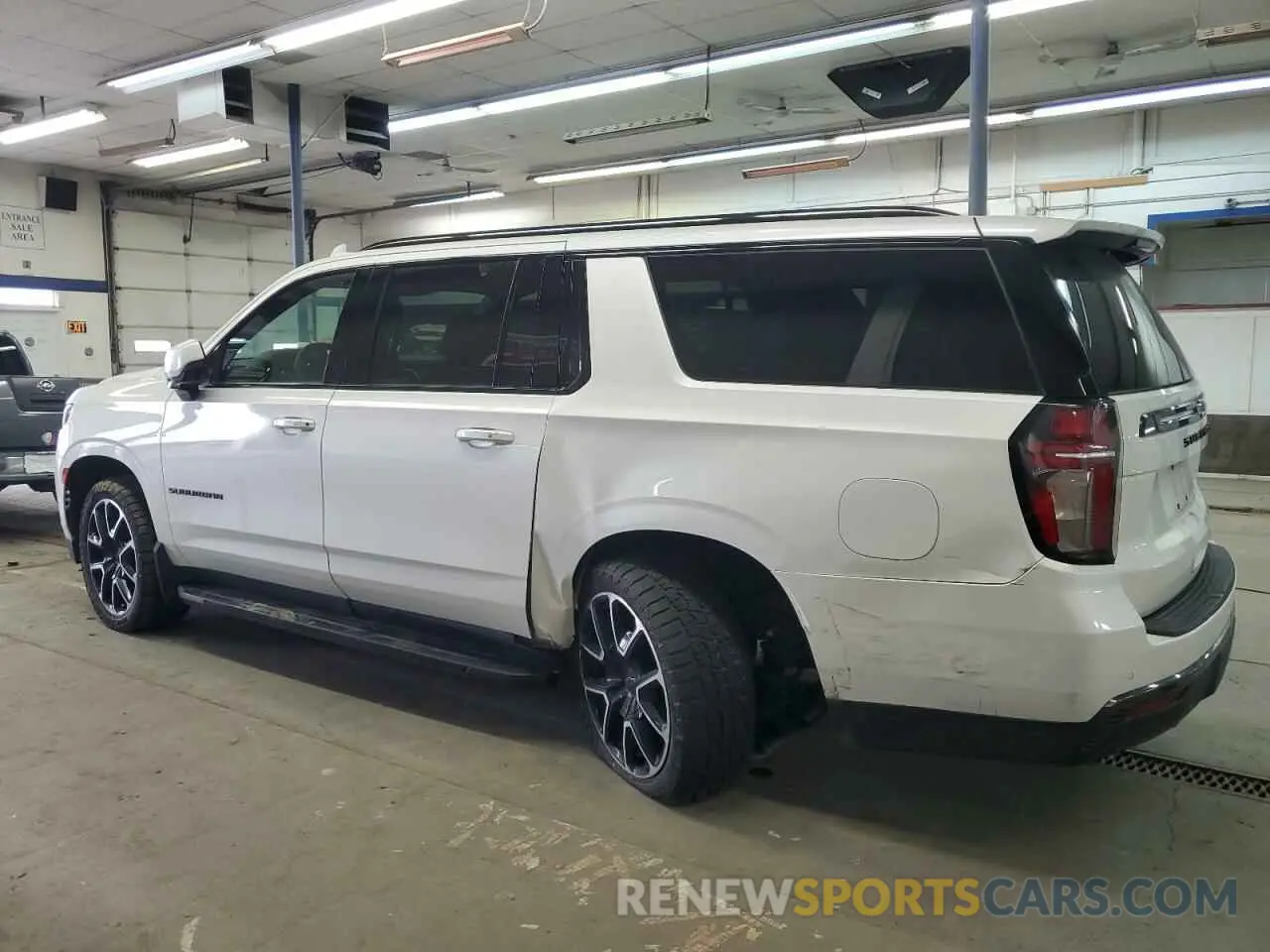 2 Фотография поврежденного автомобиля 1GNSKEKD4NR341895 CHEVROLET SUBURBAN 2022