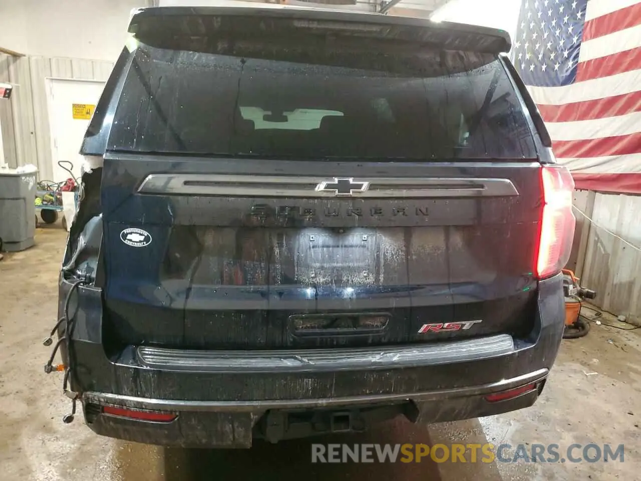 6 Photograph of a damaged car 1GNSKEKD8NR299232 CHEVROLET SUBURBAN 2022