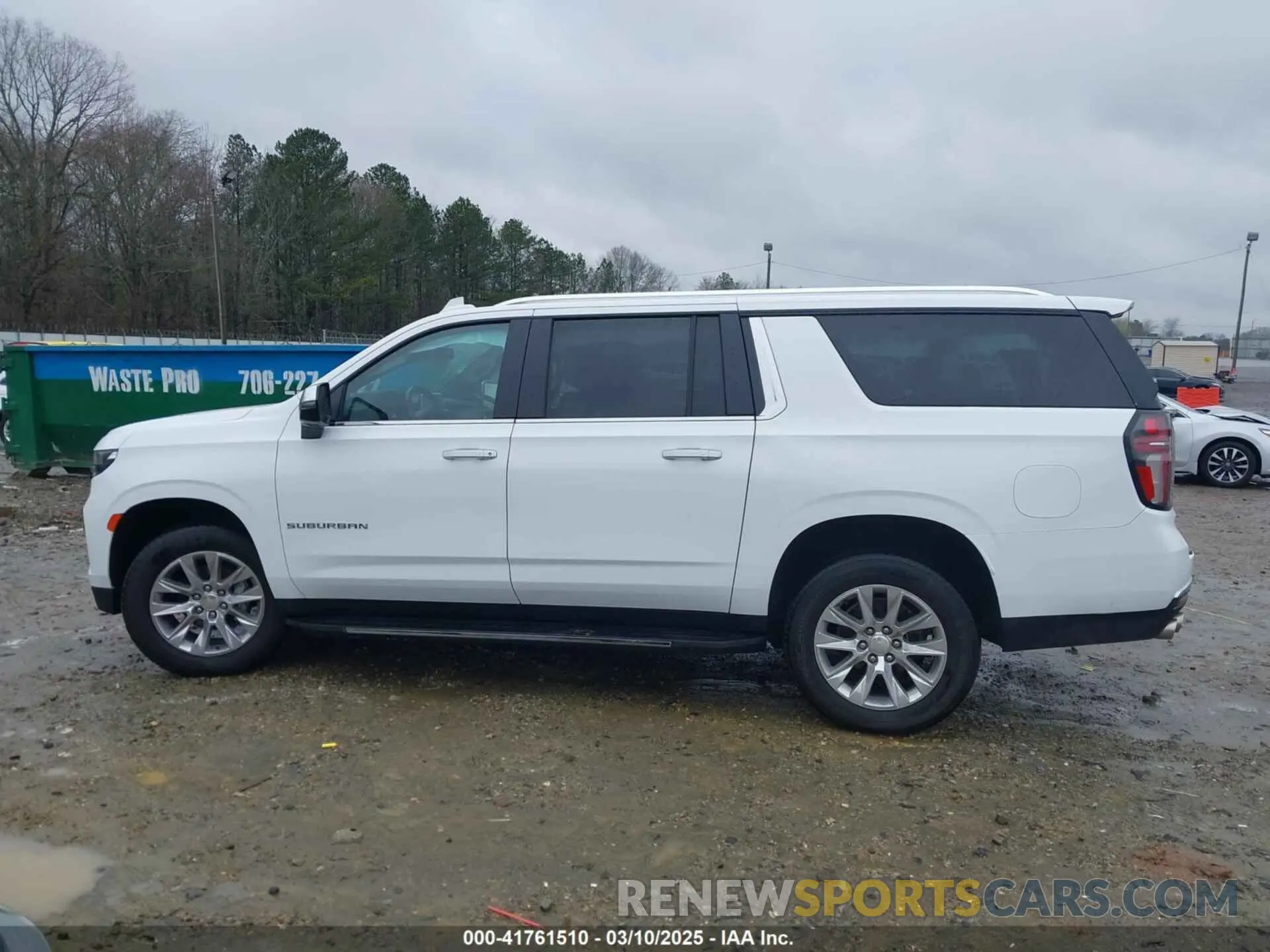 14 Photograph of a damaged car 1GNSKFKD6NR238466 CHEVROLET SUBURBAN 2022
