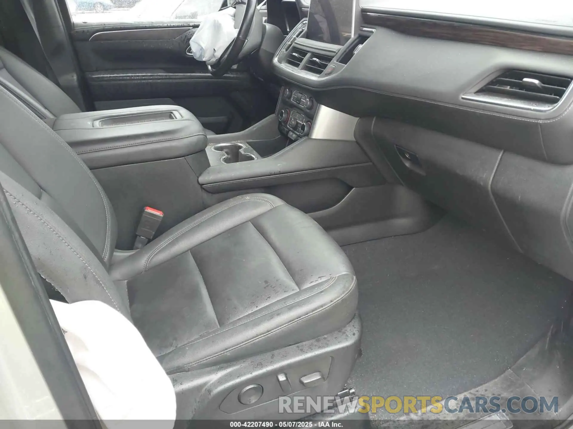 5 Photograph of a damaged car 1GNSCCKD2PR170276 CHEVROLET SUBURBAN 2023
