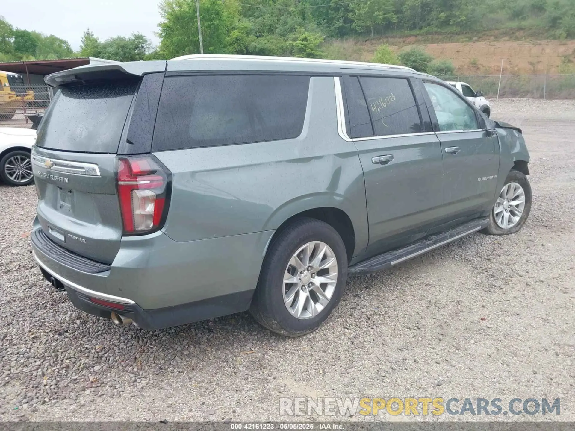 4 Фотография поврежденного автомобиля 1GNSCFKD7PR463950 CHEVROLET SUBURBAN 2023