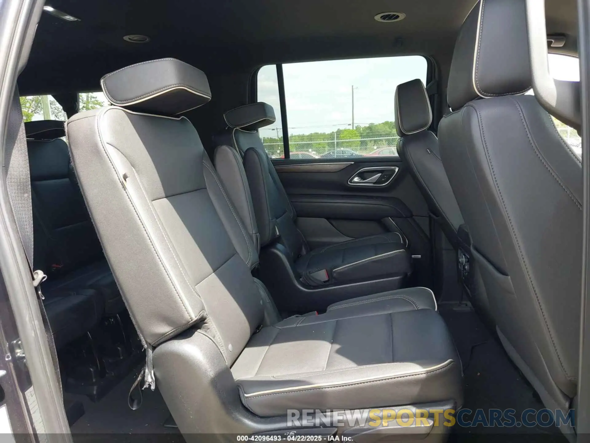 8 Фотография поврежденного автомобиля 1GNSCFKD8PR479381 CHEVROLET SUBURBAN 2023